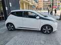 Toyota Aygo 1.0 VVT-i x-play x-shift Weiß - thumbnail 7