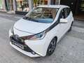 Toyota Aygo 1.0 VVT-i x-play x-shift Weiß - thumbnail 4