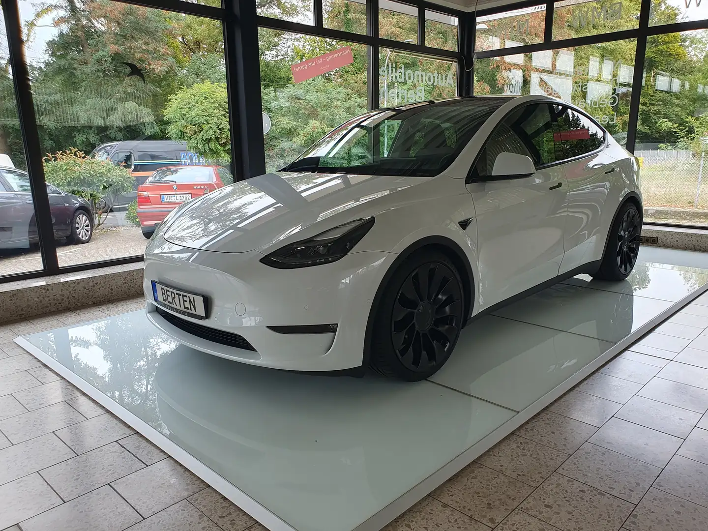 Tesla Model Y Performance Dual AWD, Öhlins Gewindefahrwerk... Blanc - 1