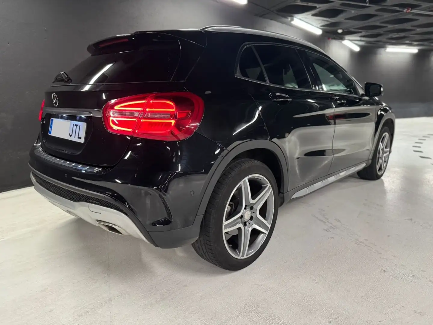 Mercedes-Benz GLA 220 220d AMG Line 7G-DCT Noir - 2