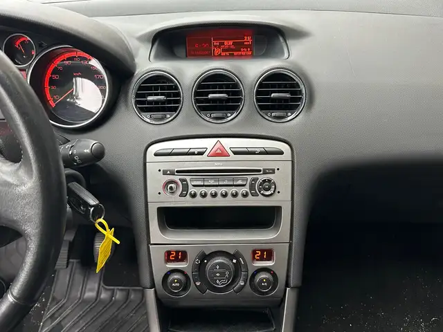 Peugeot 308 view 16