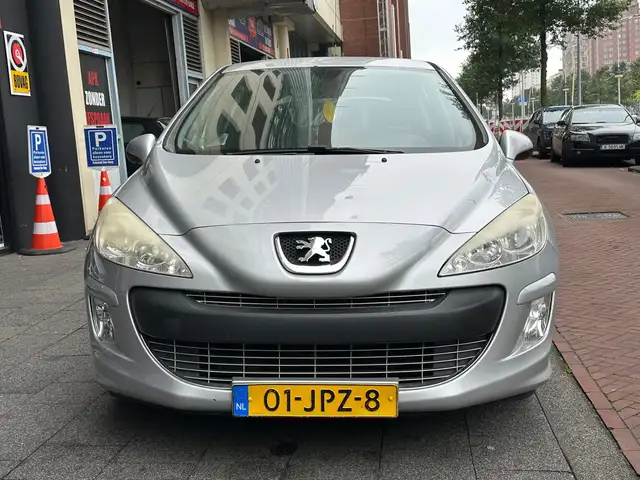 Peugeot 308 view 7
