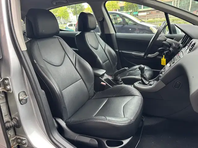 Peugeot 308 view 13