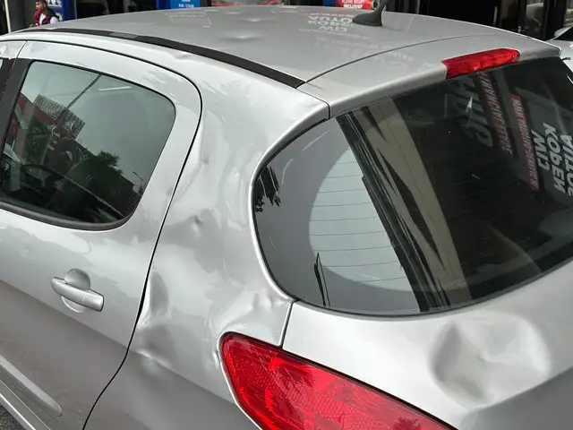 Peugeot 308 view 10