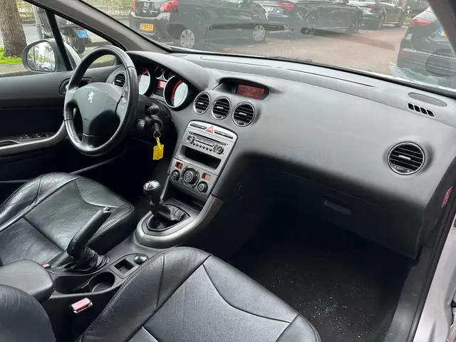Peugeot 308 view 12