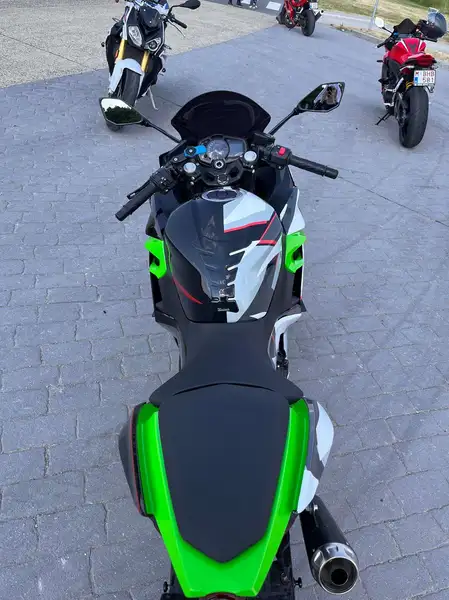 Kawasaki Ninja 400 - foto 2