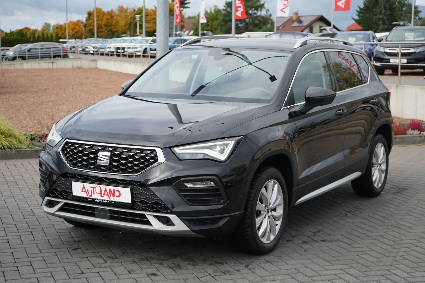 SEAT Ateca 1.5 Xperience Sitzheizung LED Navi ACC Schwarz - 2