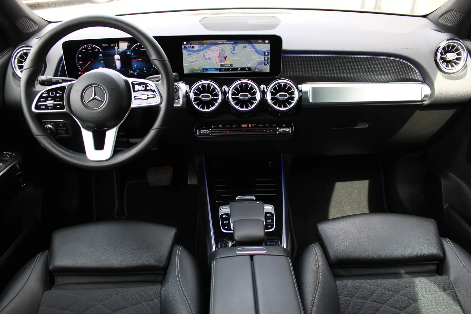 Mercedes-Benz GLB 200 AUT7 Advantage WIDESCREEN DISTRONIC SFEER KEY-LESS Noir - 2