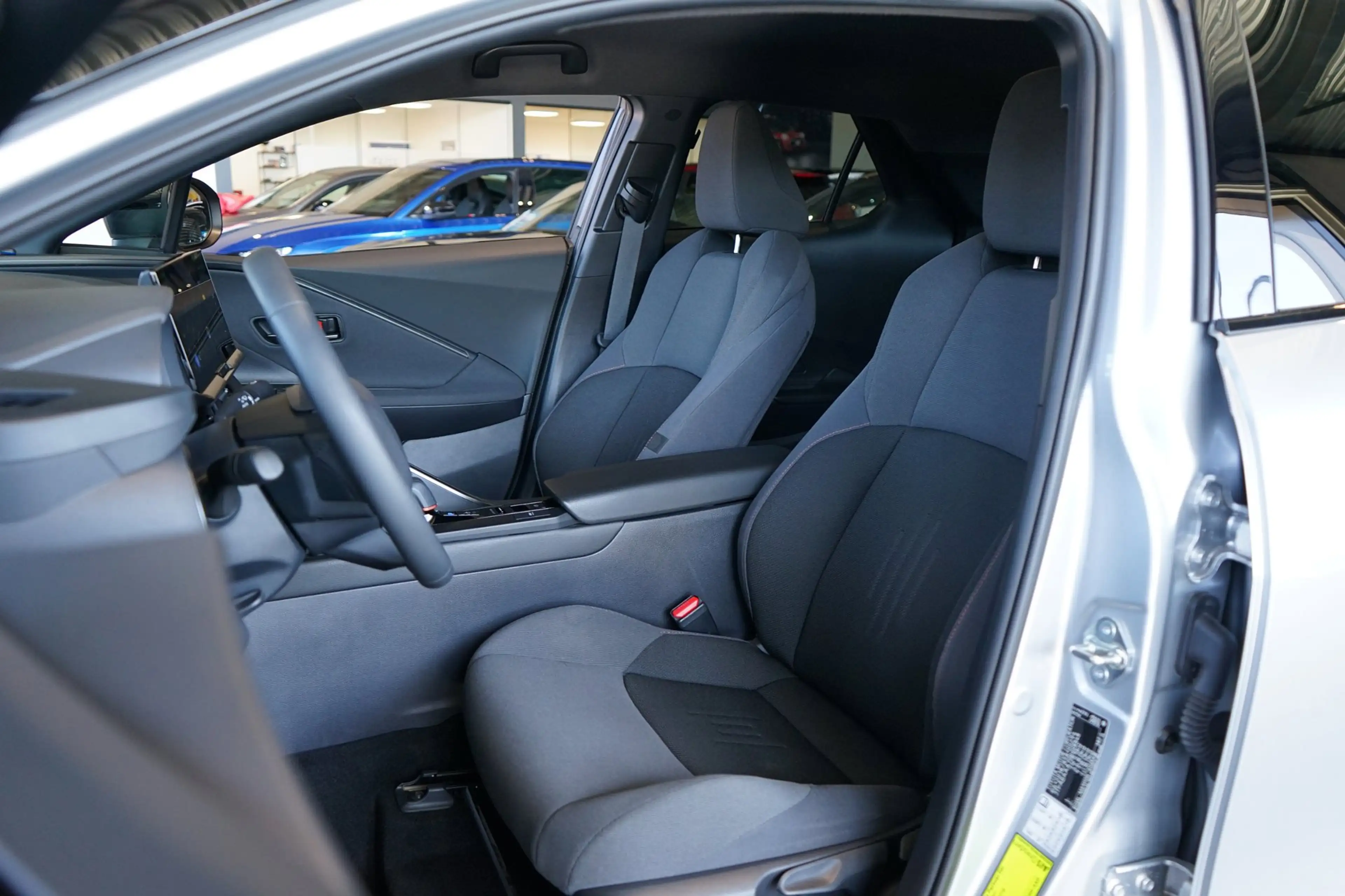 Toyota C-HR 2.0 Hybrid 200 Executive|STOEL/STUURVERW|CAMERA|NA — photo 5