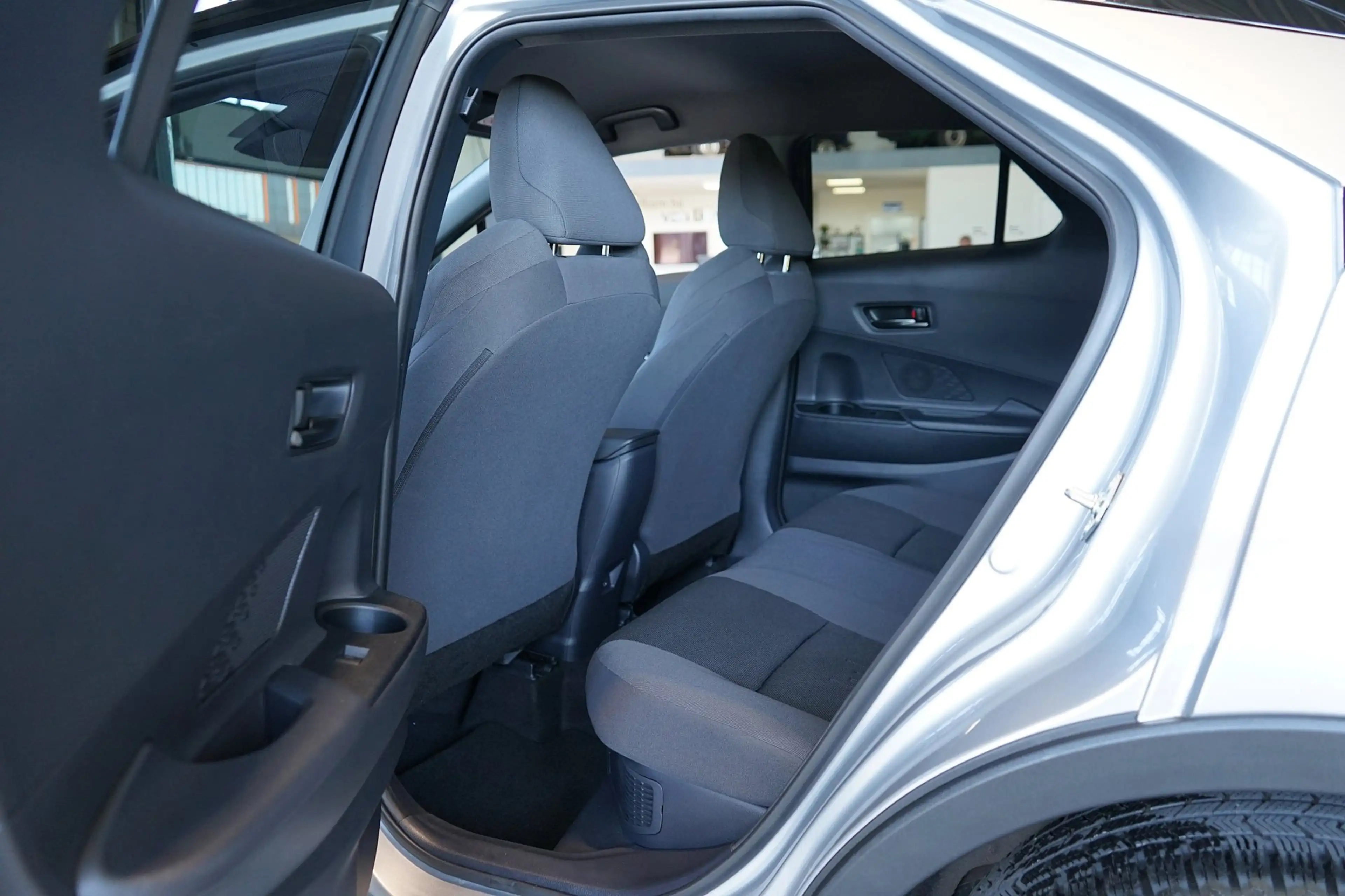 Toyota C-HR 2.0 Hybrid 200 Executive|STOEL/STUURVERW|CAMERA|NA — photo 7