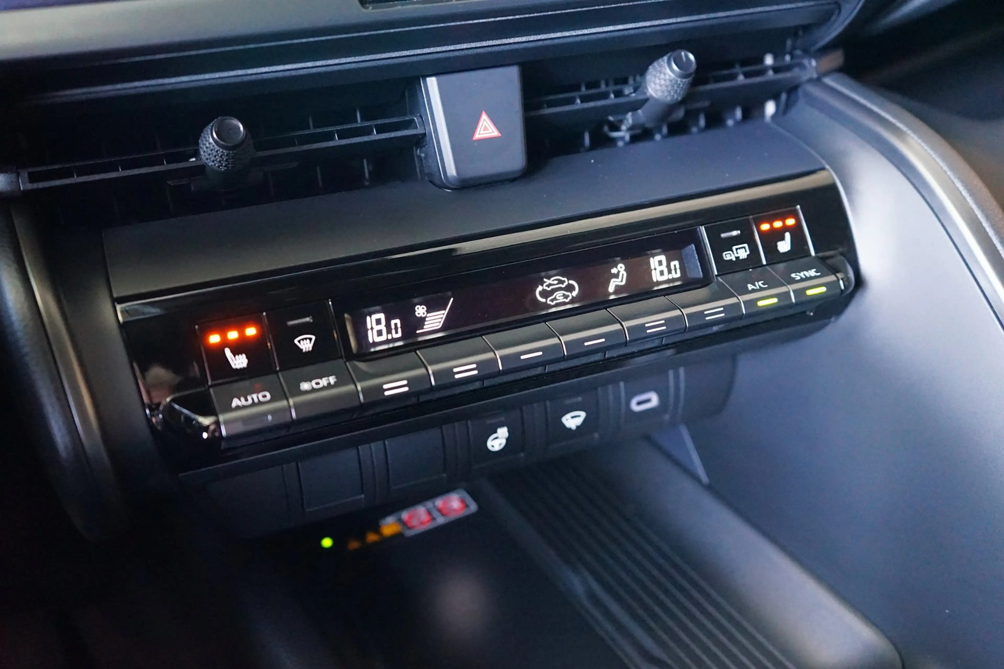 Toyota C-HR 2.0 Hybrid 200 Executive|STOEL/STUURVERW|CAMERA|NA — photo 12
