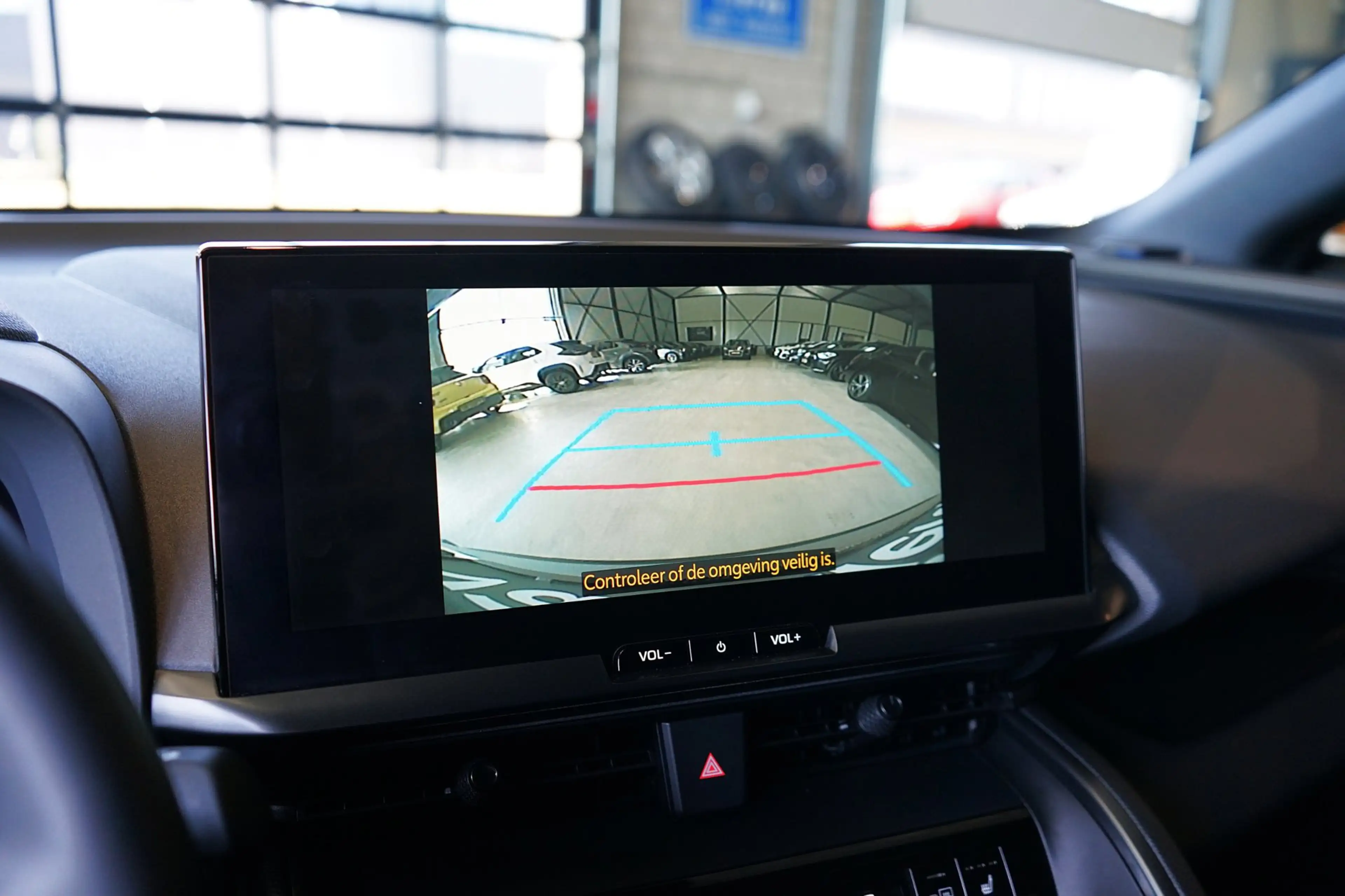 Toyota C-HR 2.0 Hybrid 200 Executive|STOEL/STUURVERW|CAMERA|NA — photo 11