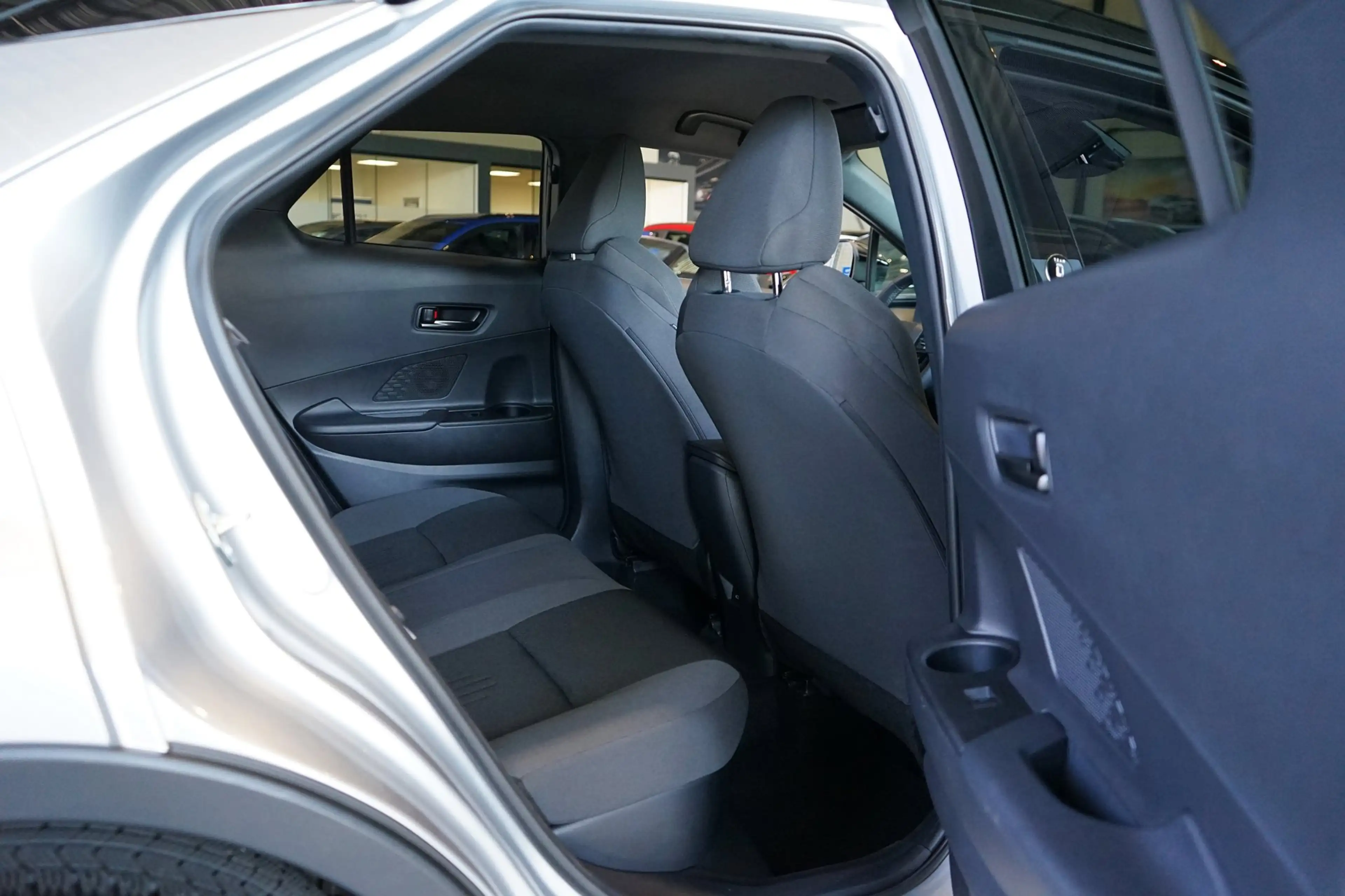 Toyota C-HR 2.0 Hybrid 200 Executive|STOEL/STUURVERW|CAMERA|NA — photo 8