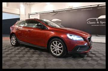 V40 Cross Country 2.0 D2 Geartronic EURO 6b / CAMERA / GPS NAVI / LEDS / PDC !!
