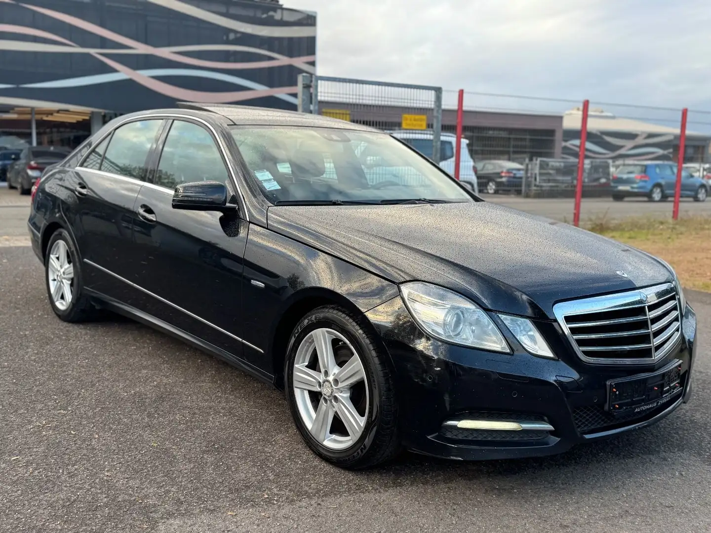 Mercedes-Benz E 350 Lim. CDI 4Matic Panorama Schwarz - 2