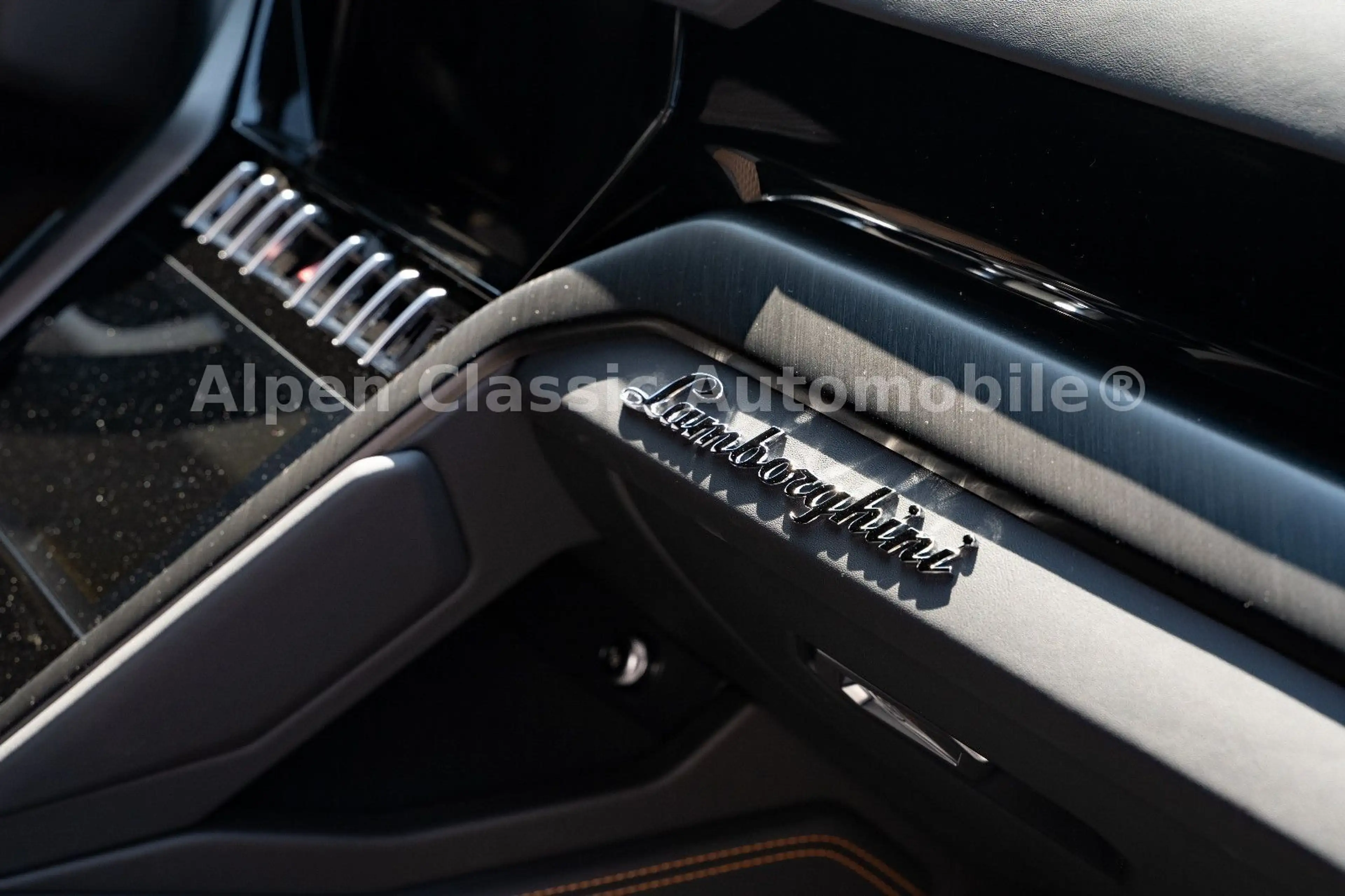 Lamborghini Urus S 4.0 V8 Akrapovic, 23", Garantie — photo 11