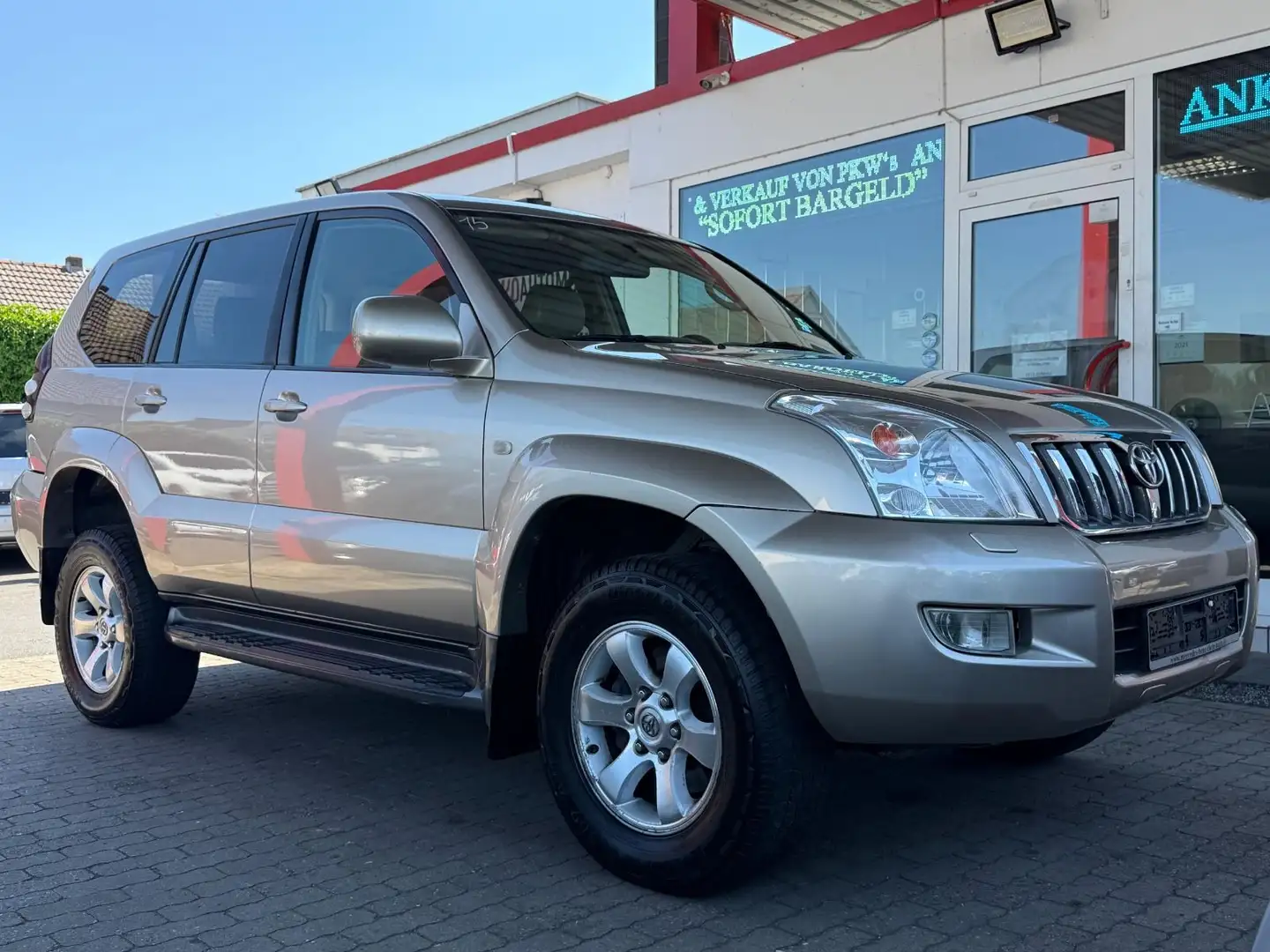 Toyota Land Cruiser V6 Executive NAVI/LEDER/PANO/AHK Grau - 2