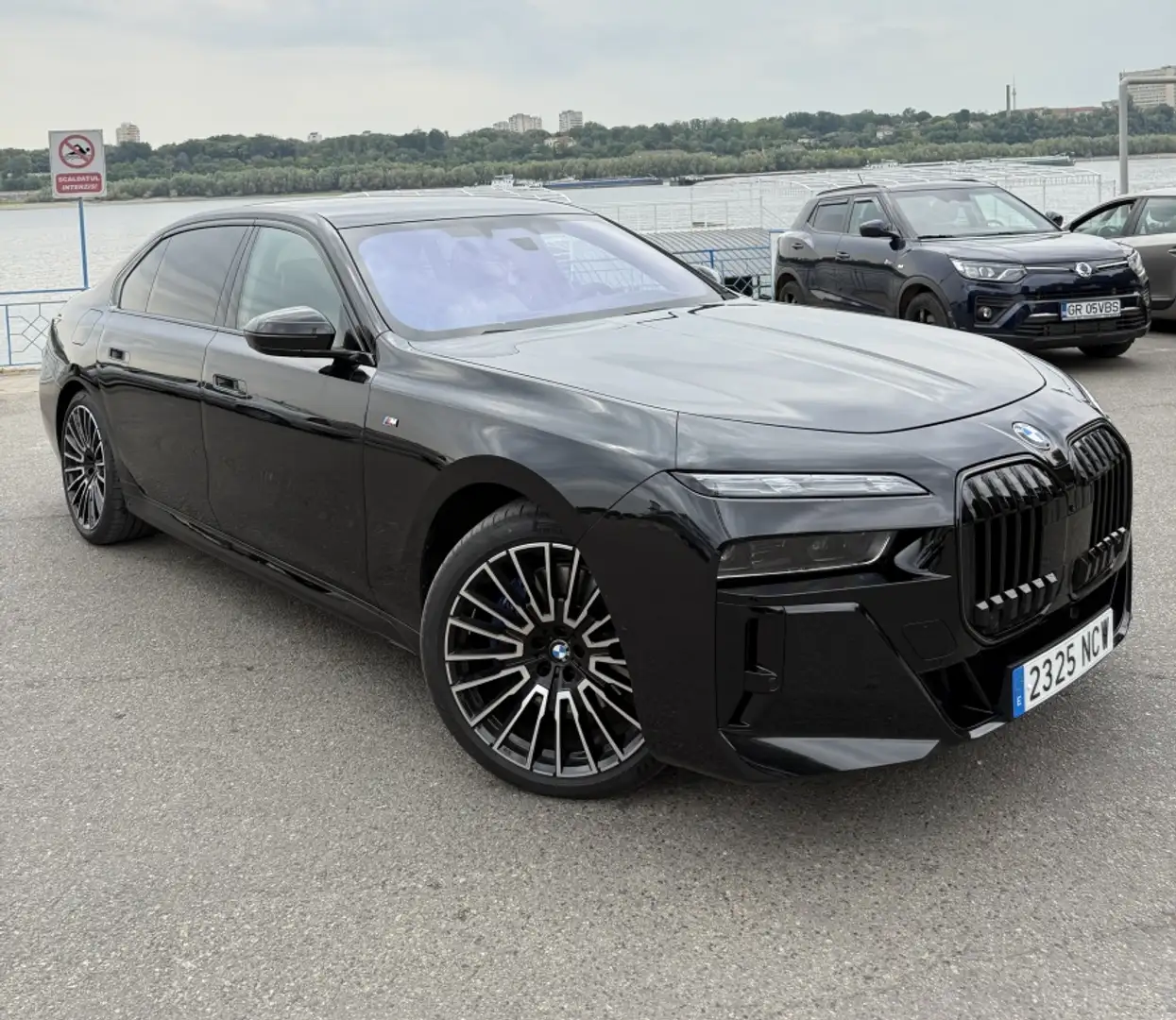 BMW BMW Serie 7 Berlina  Automático de 4 Puertas Zwart - 2