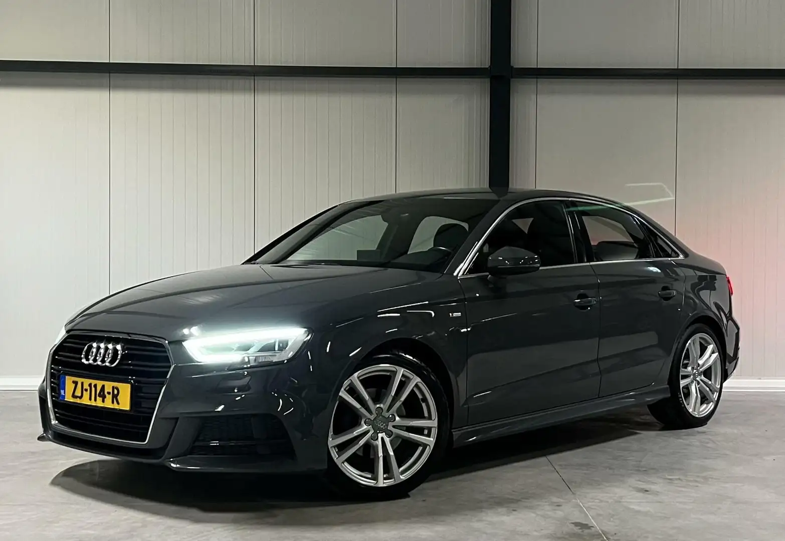 Audi A3 Limousine S-line Clima Cruise Navi PDC Nano Grey N Gris - 1