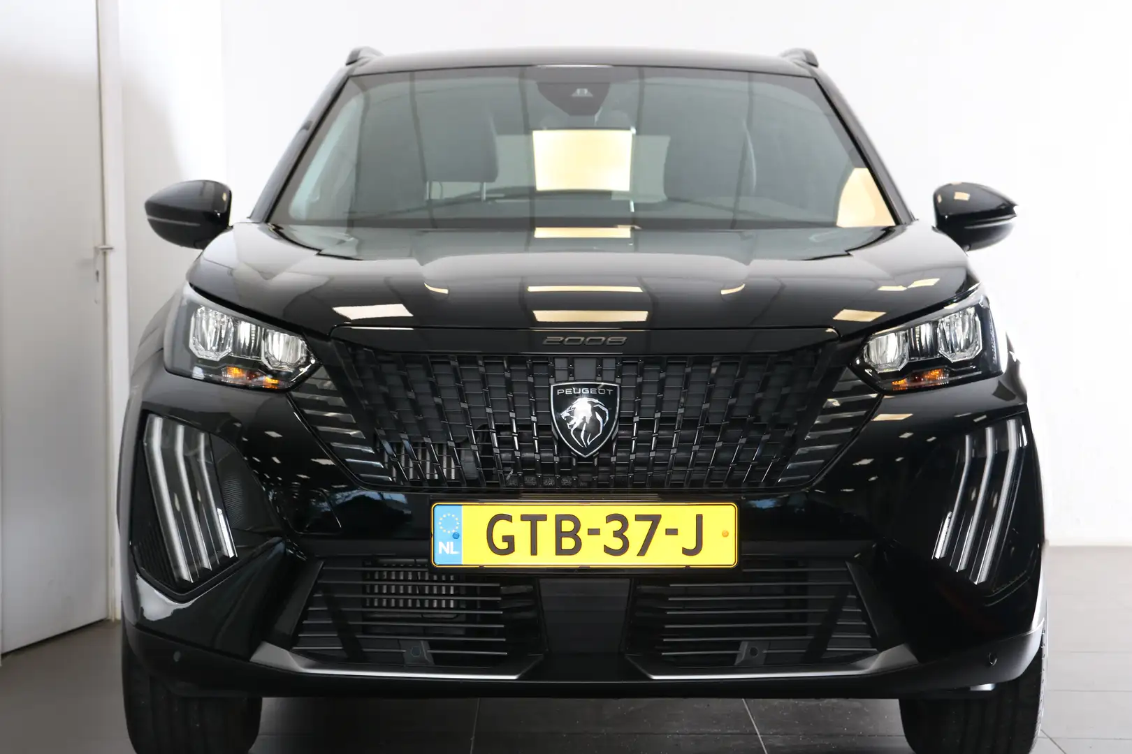 Peugeot 2008 1.2 Hybrid 136 Allure | Apple Carplay | PDC V+A | Noir - 2