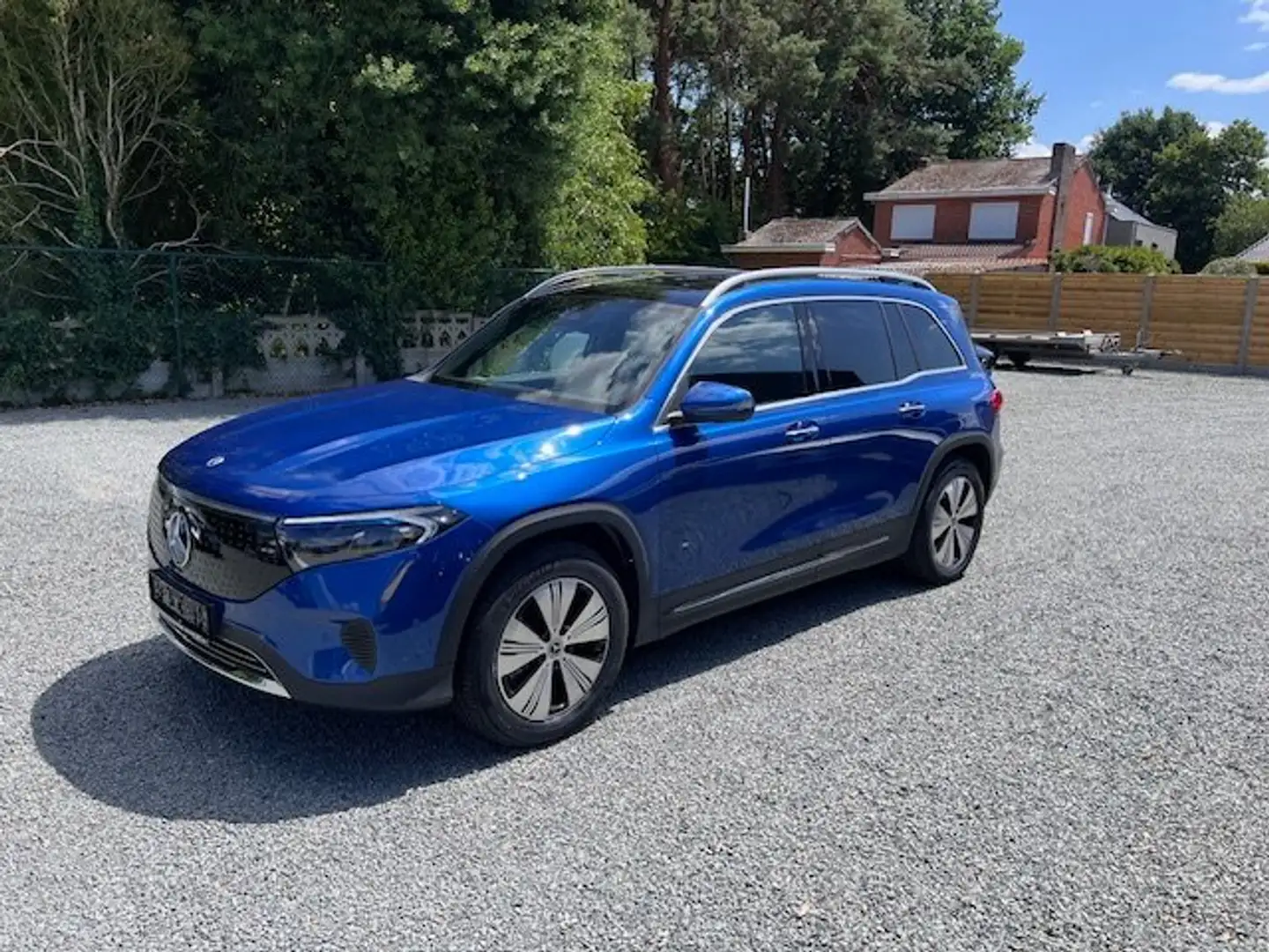 Mercedes-Benz EQB 300 4 MATIC - FULL OPTION Bleu - 2