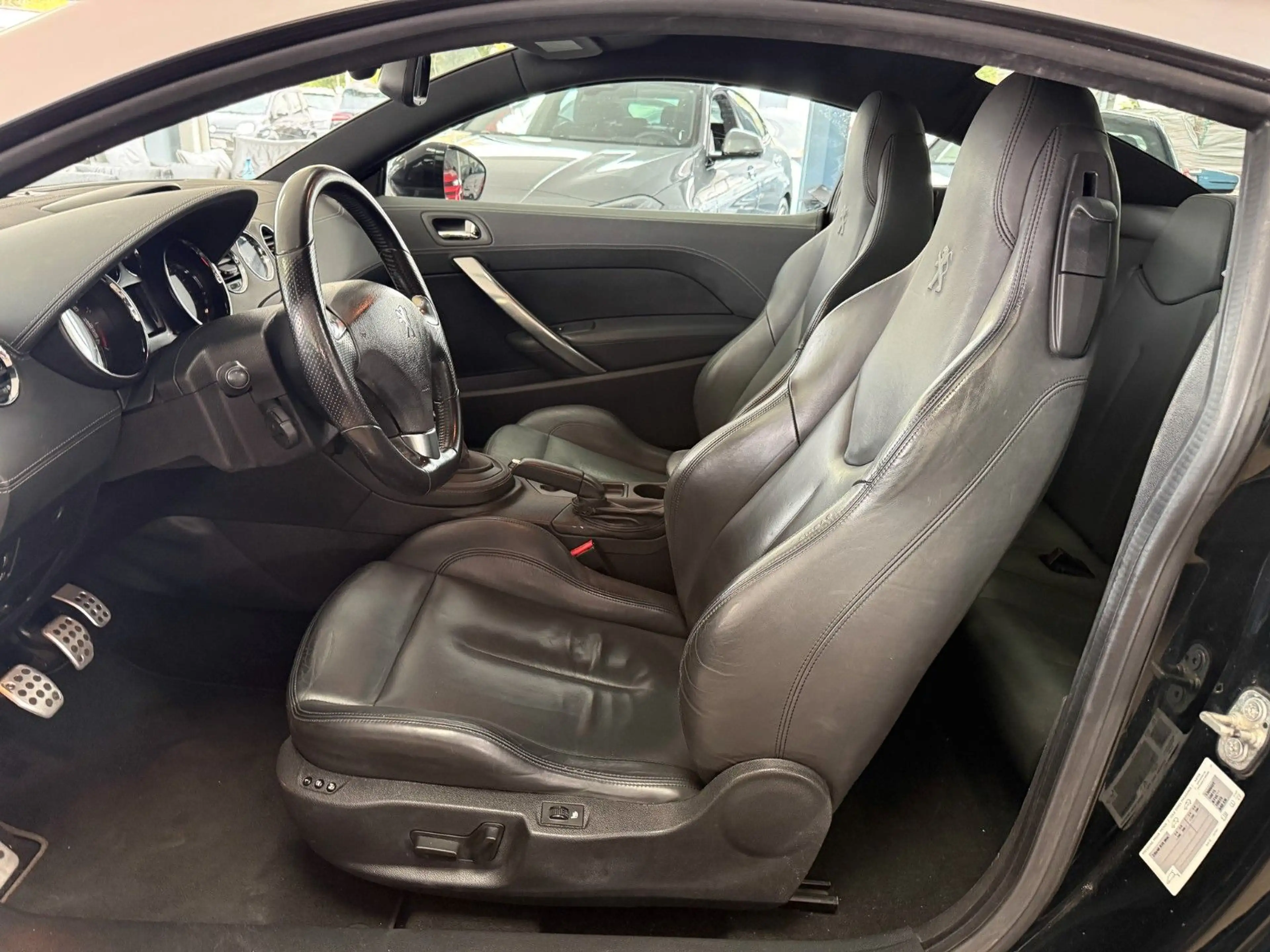 Peugeot RCZ 1.6 THP 155 Leder Komfort-Paket TÜV 1. Hand — photo 11