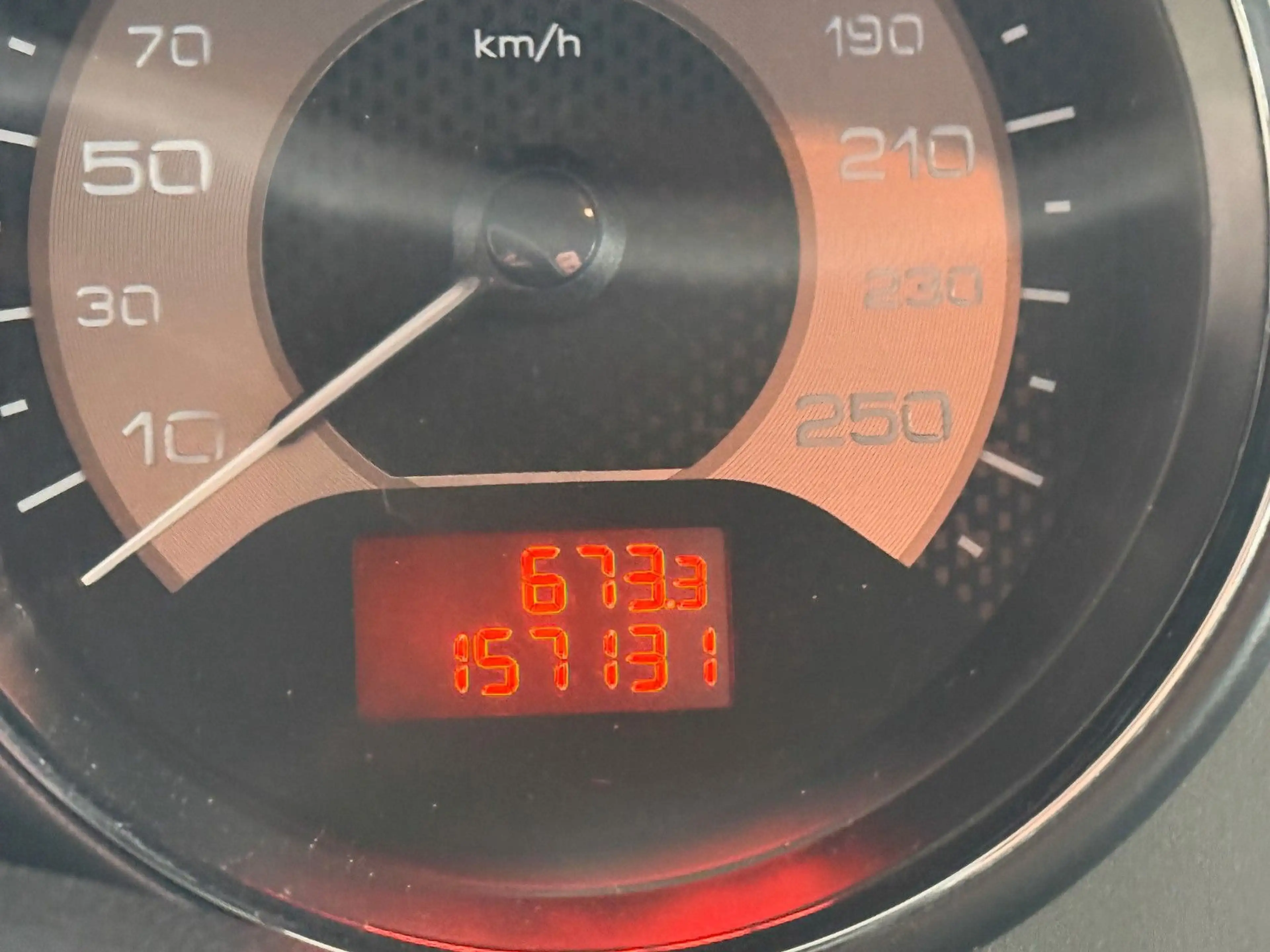 Peugeot RCZ 1.6 THP 155 Leder Komfort-Paket TÜV 1. Hand — photo 12