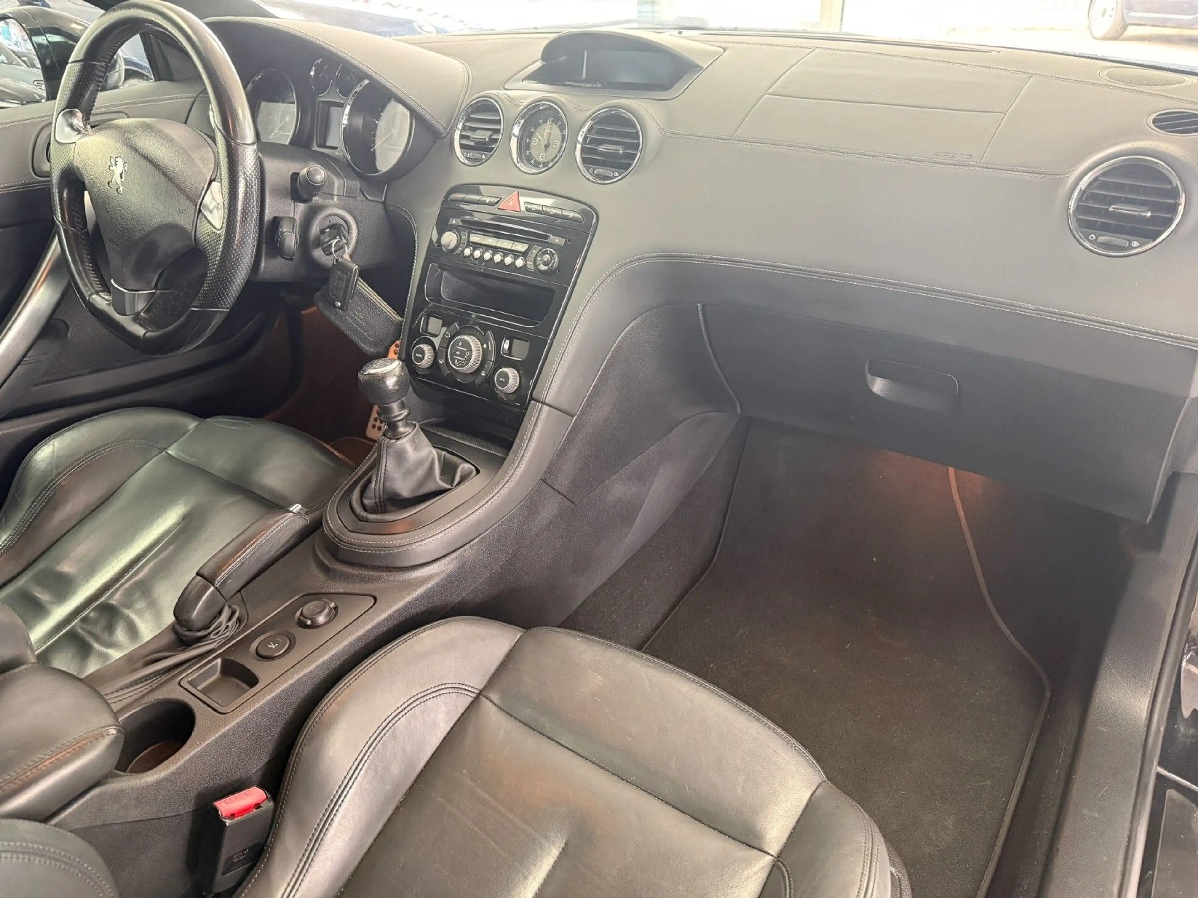 Peugeot RCZ 1.6 THP 155 Leder Komfort-Paket TÜV 1. Hand — photo 10