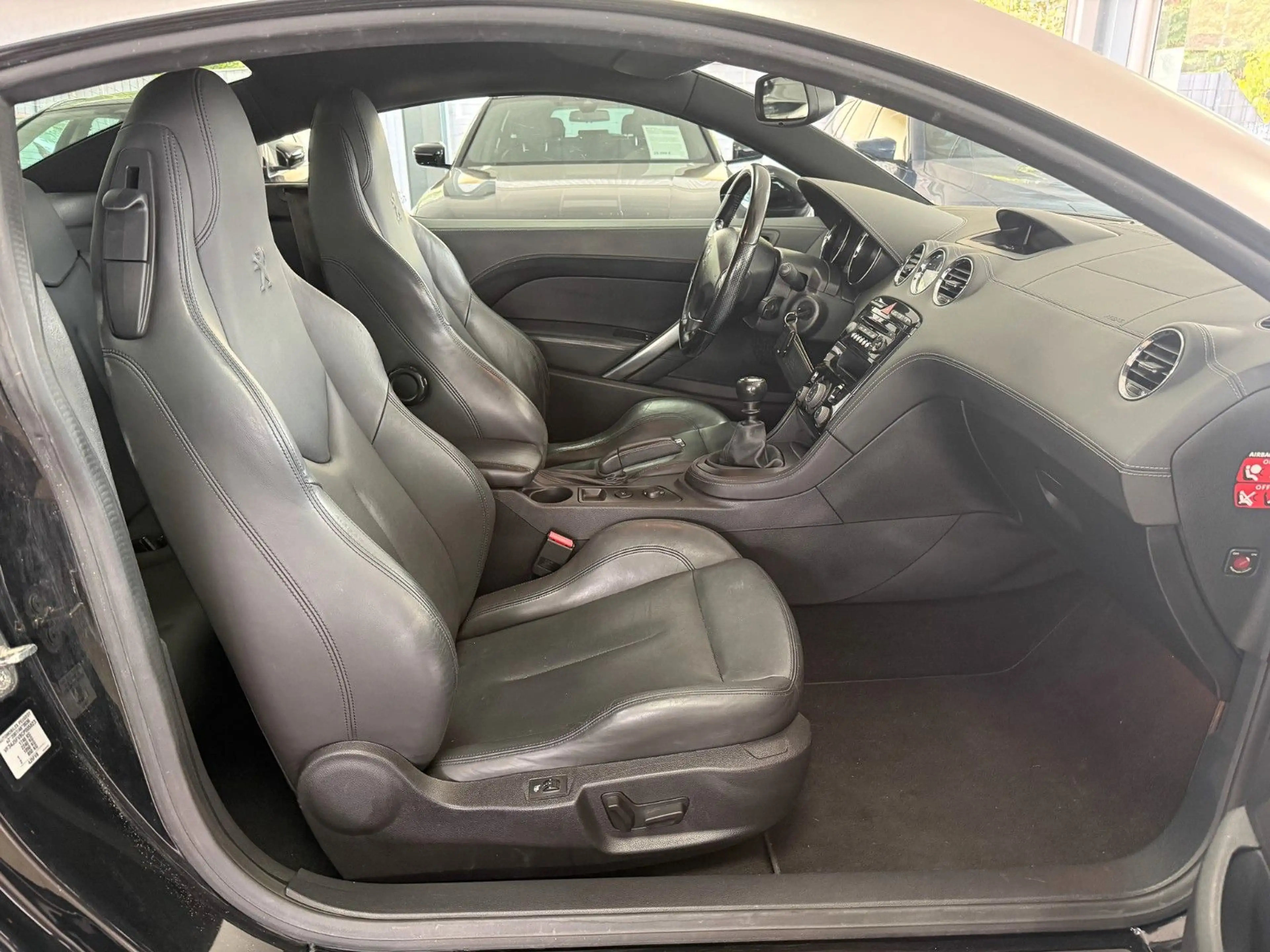 Peugeot RCZ 1.6 THP 155 Leder Komfort-Paket TÜV 1. Hand — photo 8