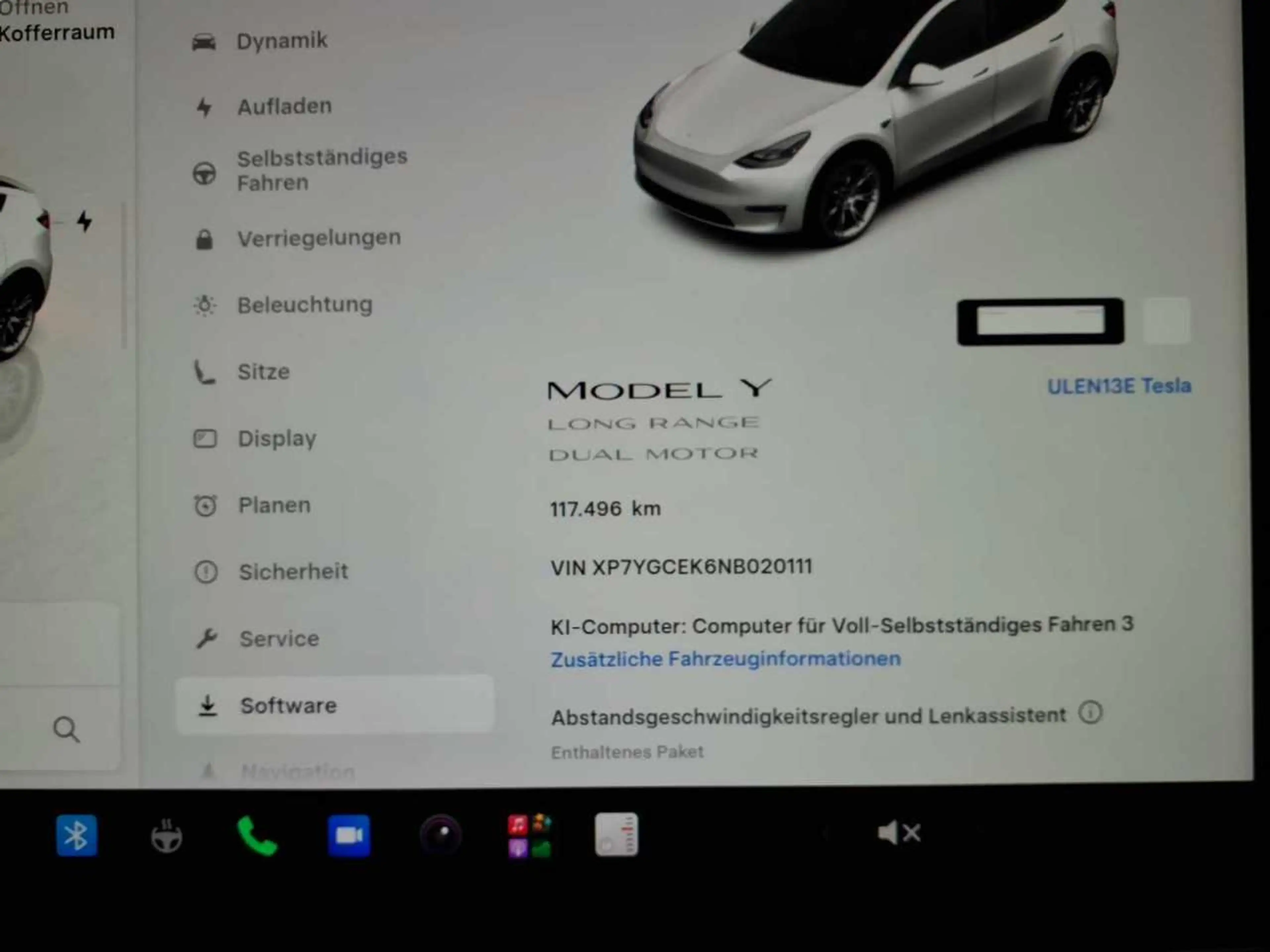 Tesla Model Y Long Range Dual Motor AWD — photo 11