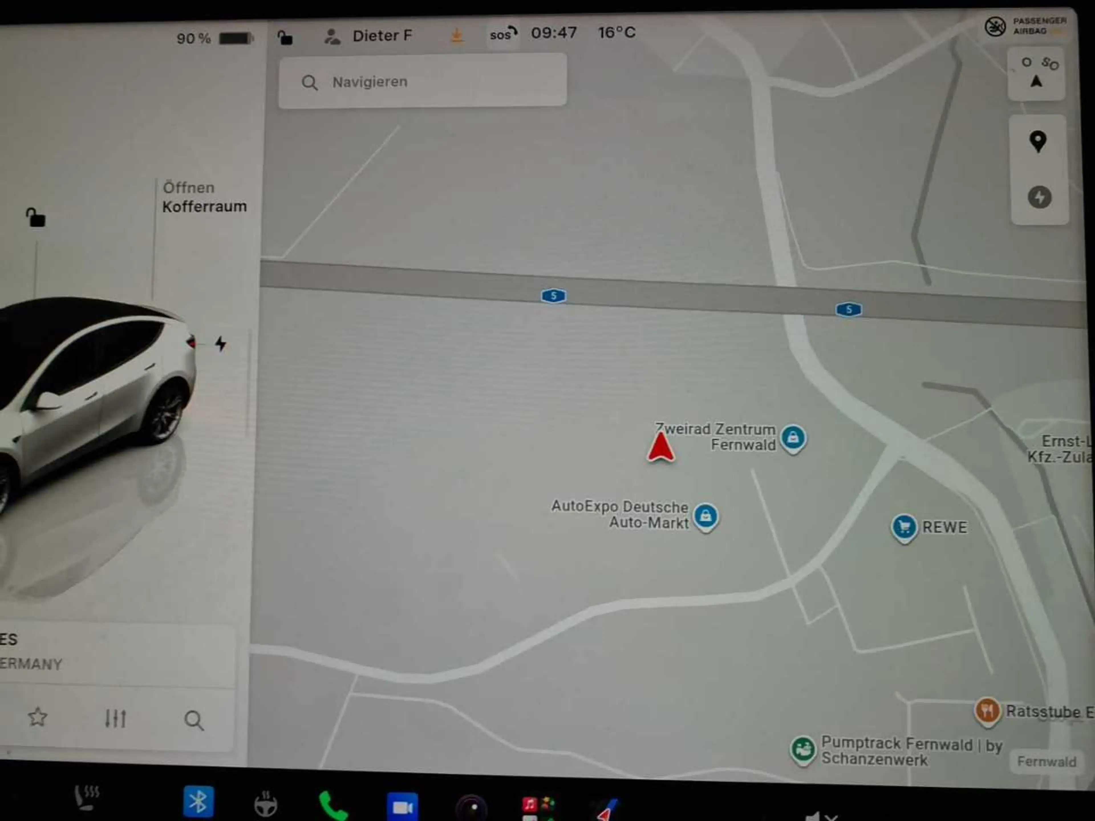Tesla Model Y Long Range Dual Motor AWD — photo 12