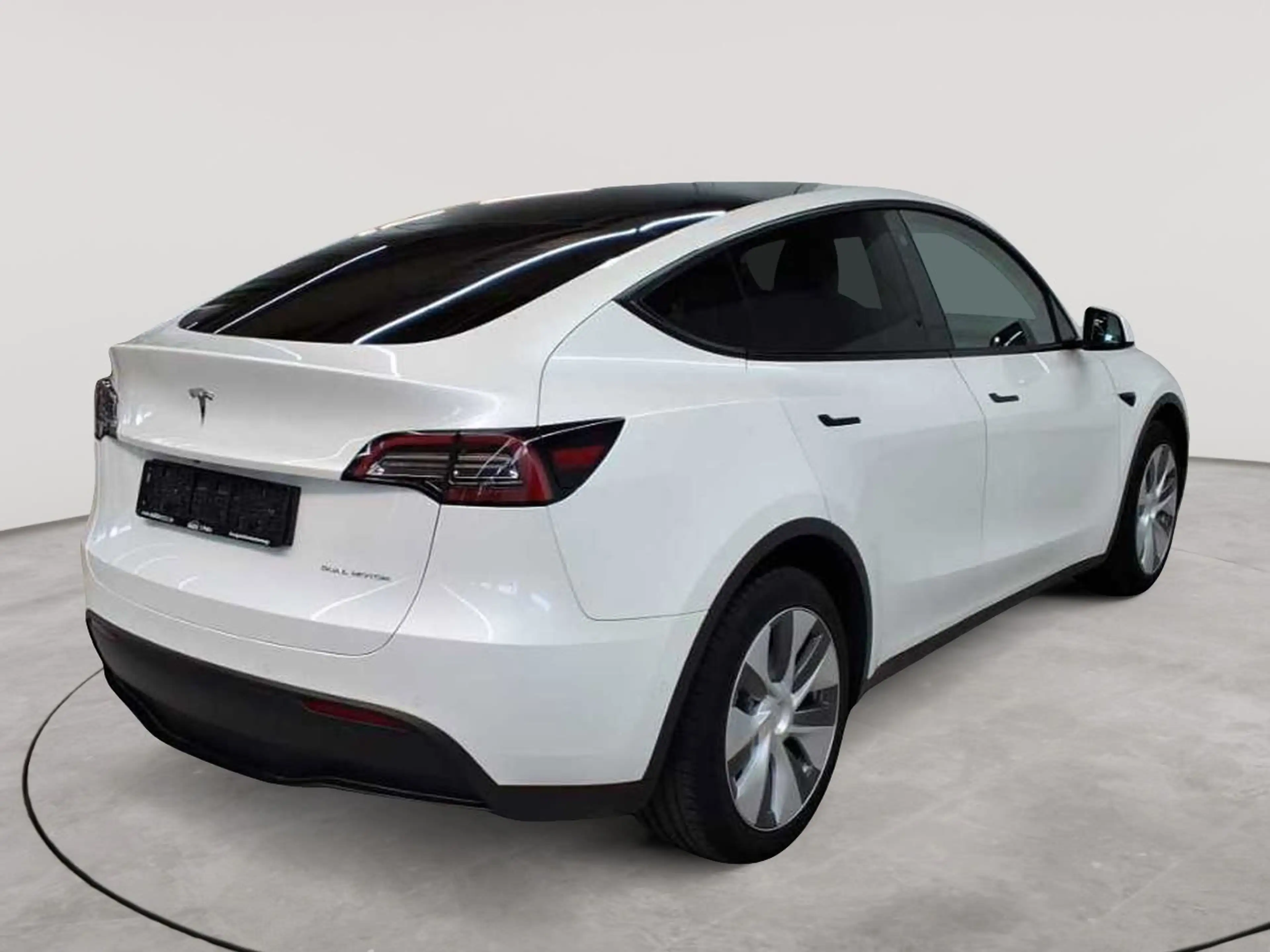 Tesla Model Y Long Range Dual Motor AWD — photo 4