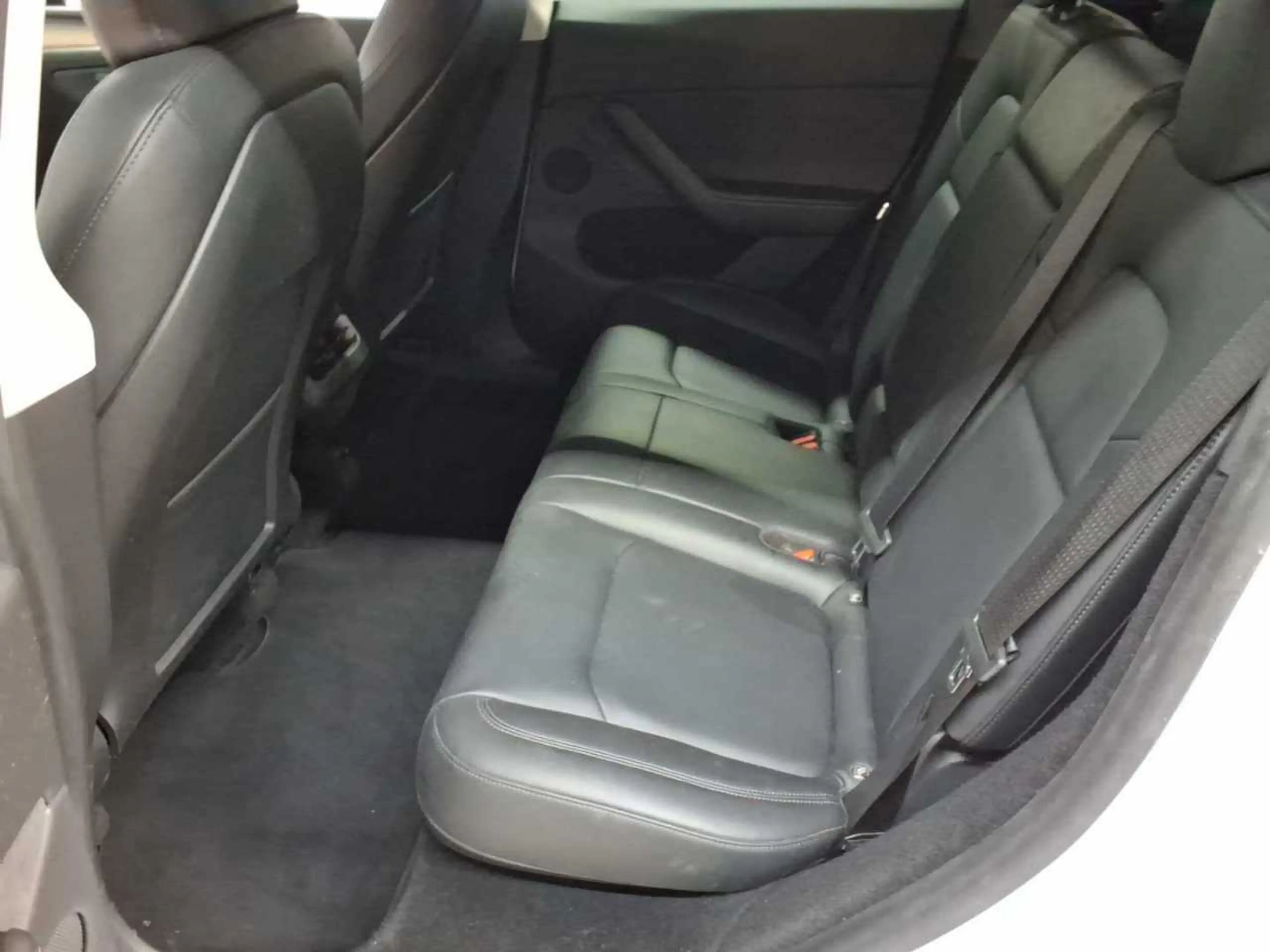 Tesla Model Y Long Range Dual Motor AWD — photo 13