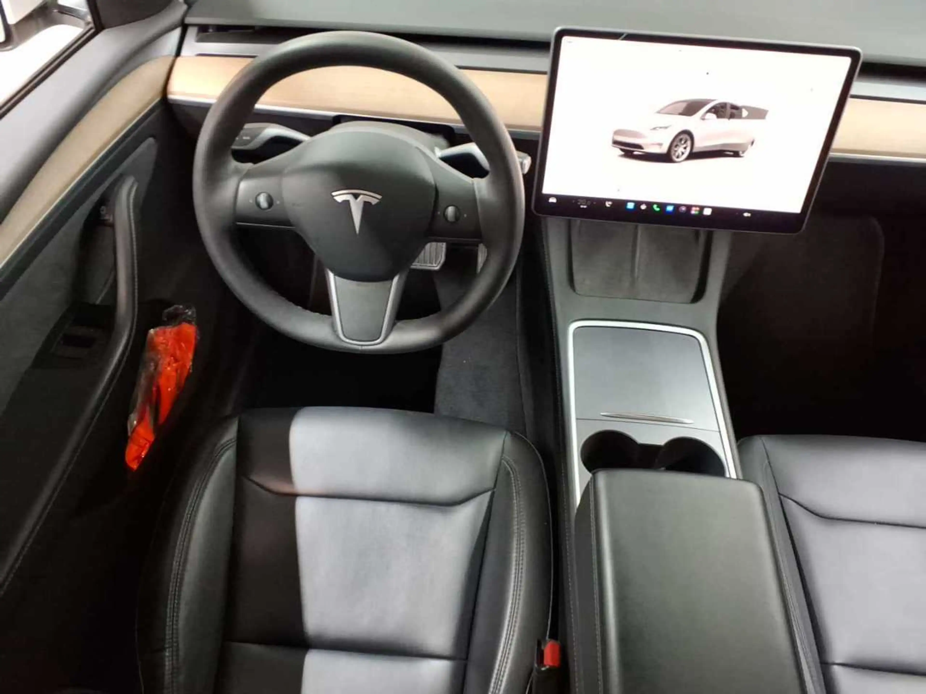 Tesla Model Y Long Range Dual Motor AWD — photo 10