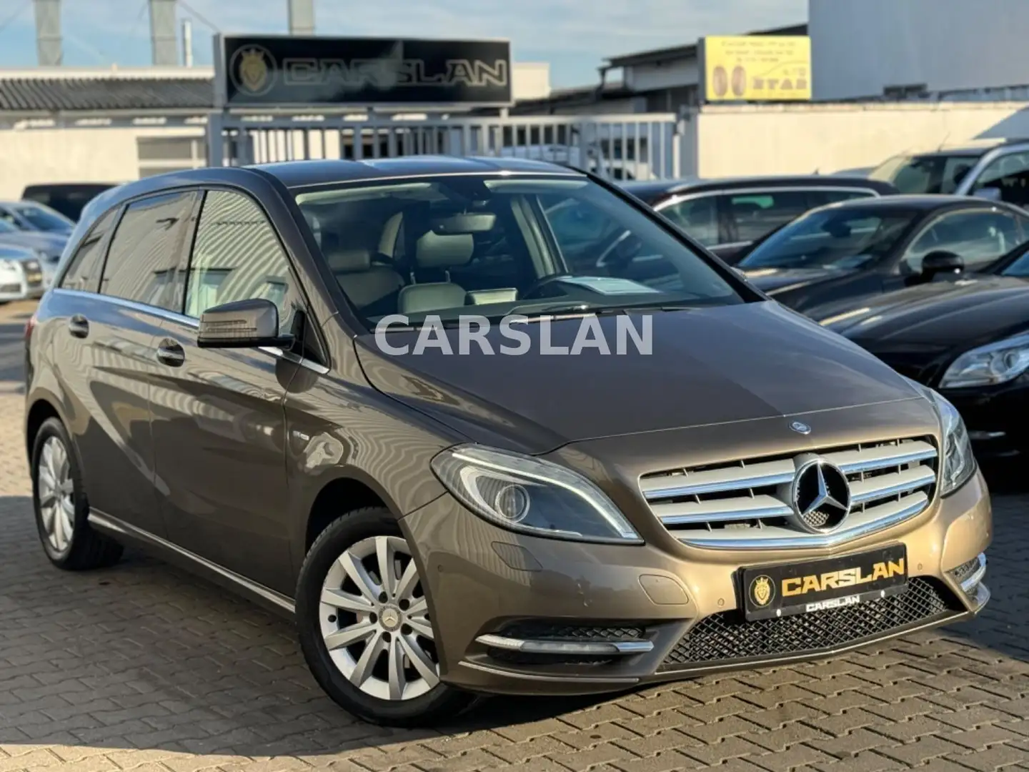Mercedes-Benz B 200 CDI LED+NAVI+SHZ+LEDER+KLIMAAUTO.+PDC+AHK Braun - 1