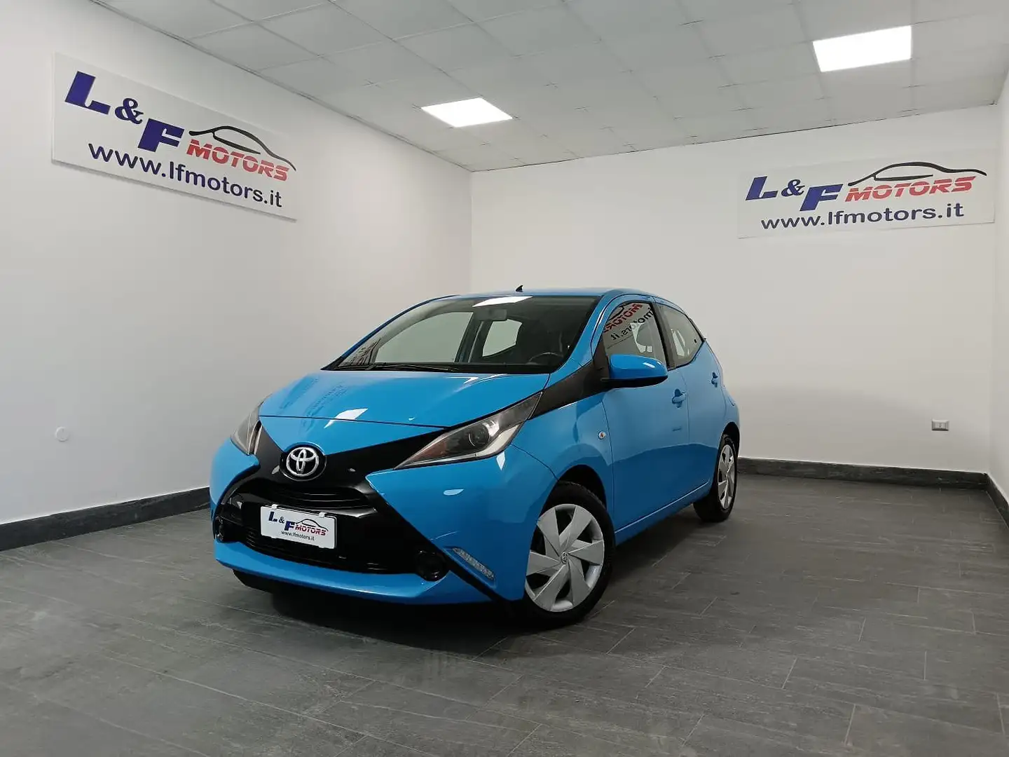 Toyota Aygo Aygo 5p 1.0 x-wave Blu/Azzurro - 1