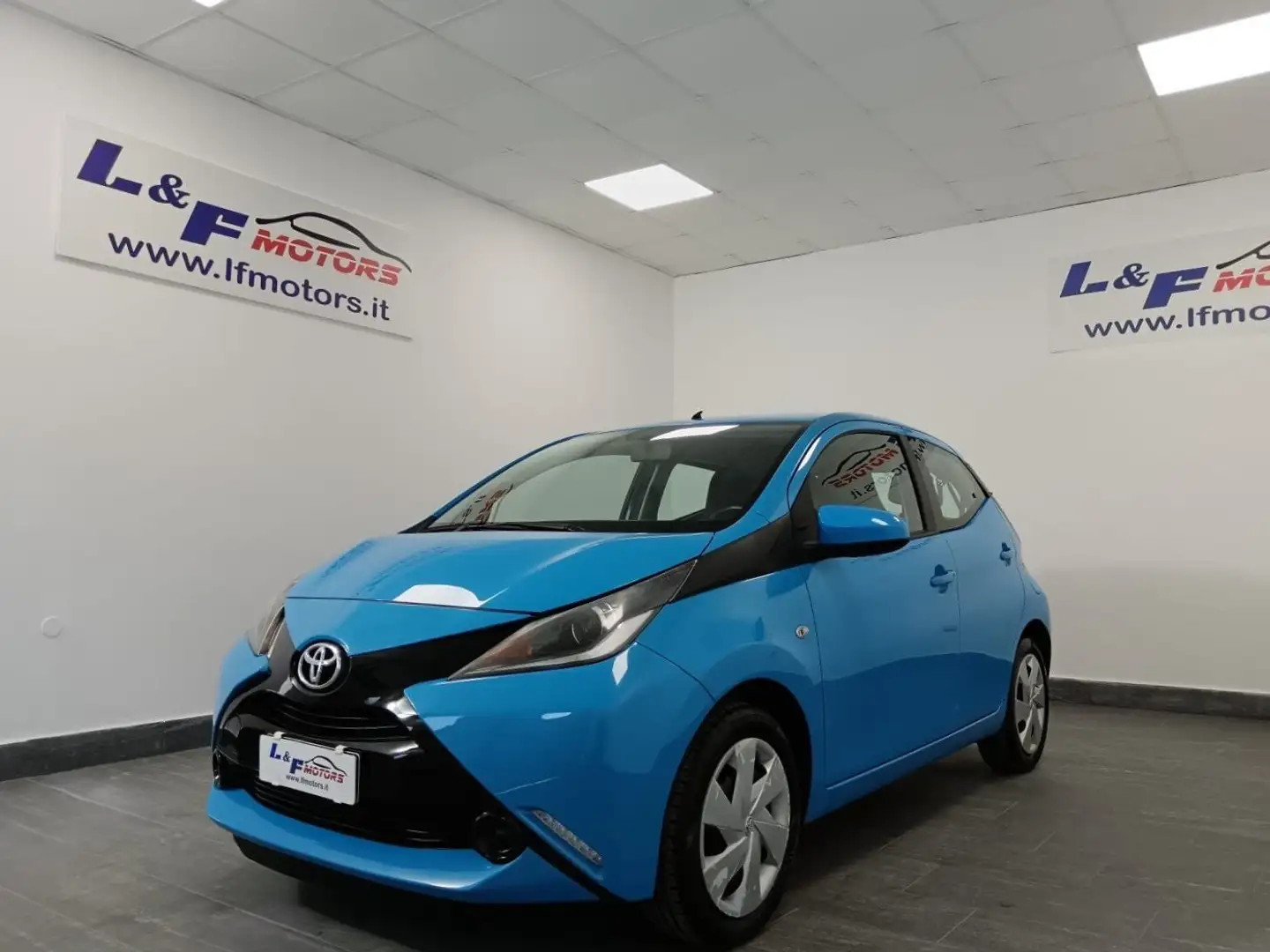 Toyota Aygo Aygo 5p 1.0 x-wave Blu/Azzurro - 2