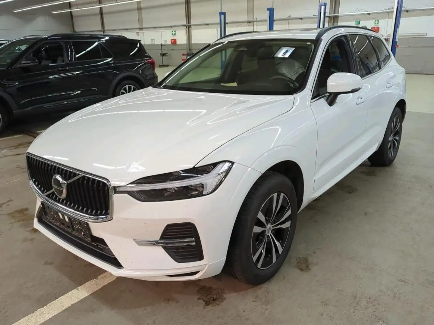 Volvo XC60 B4 Momentum Pro AWD "Allrad, AHK,Navi, LED" Blanc - 1