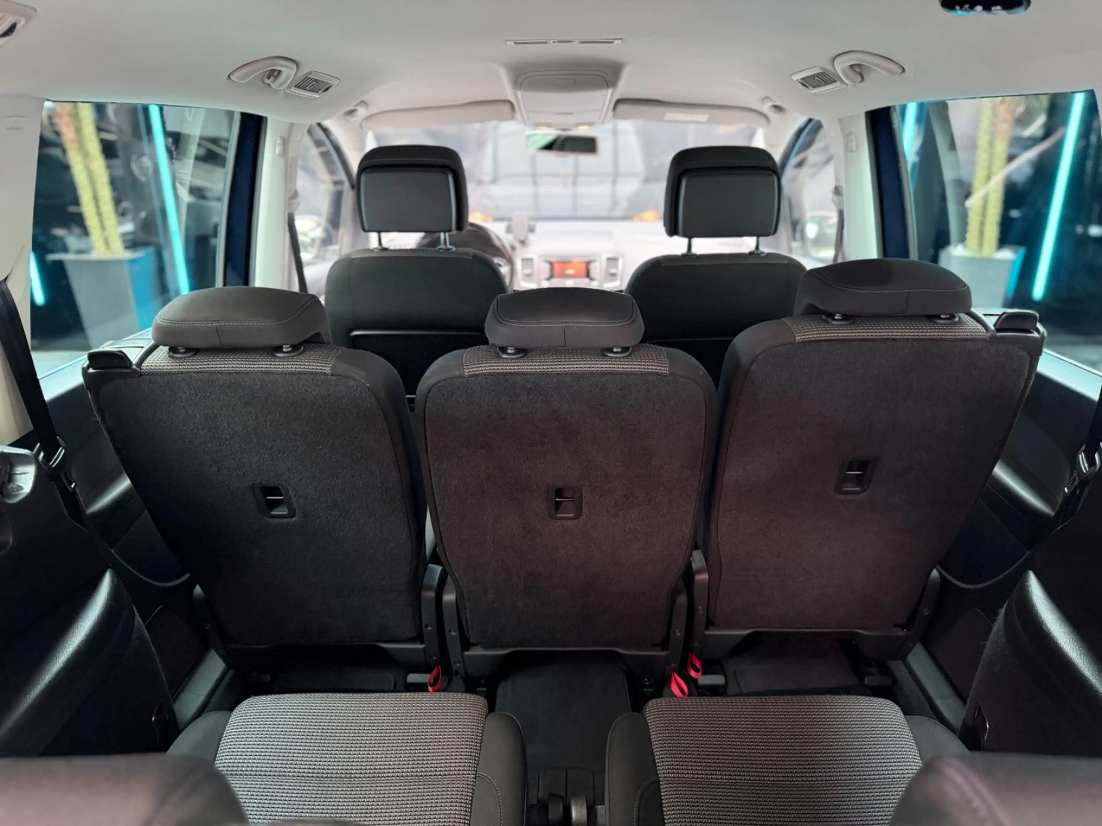 Volkswagen Sharan Comfortline BMT 1.4l 7-Sitzer/BT/Navi/CAM — photo 8