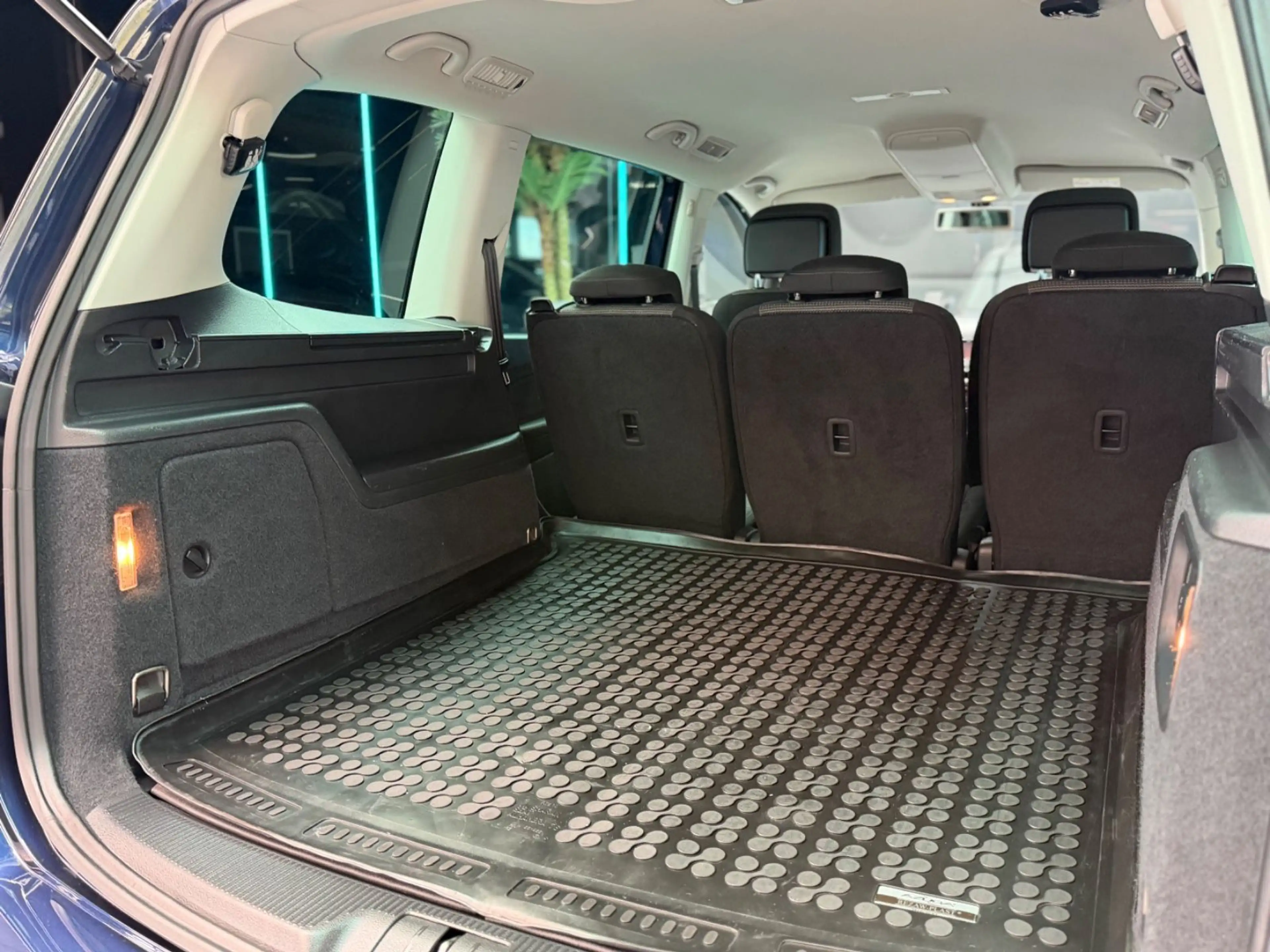 Volkswagen Sharan Comfortline BMT 1.4l 7-Sitzer/BT/Navi/CAM — photo 6
