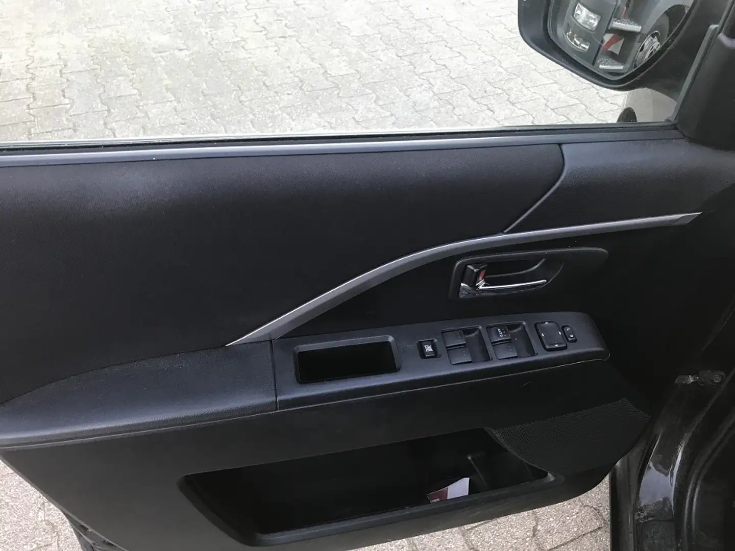 Mazda 5 1.6l MZ-CD 7.Sitzer, PDC h., n. Fahrber. Černá - 2