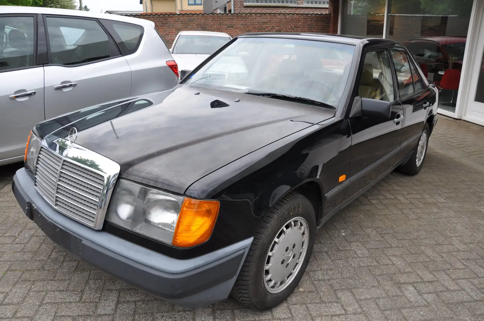 Mercedes-Benz E 200 LEDER Alu KEIN Rost Schwarz - 2