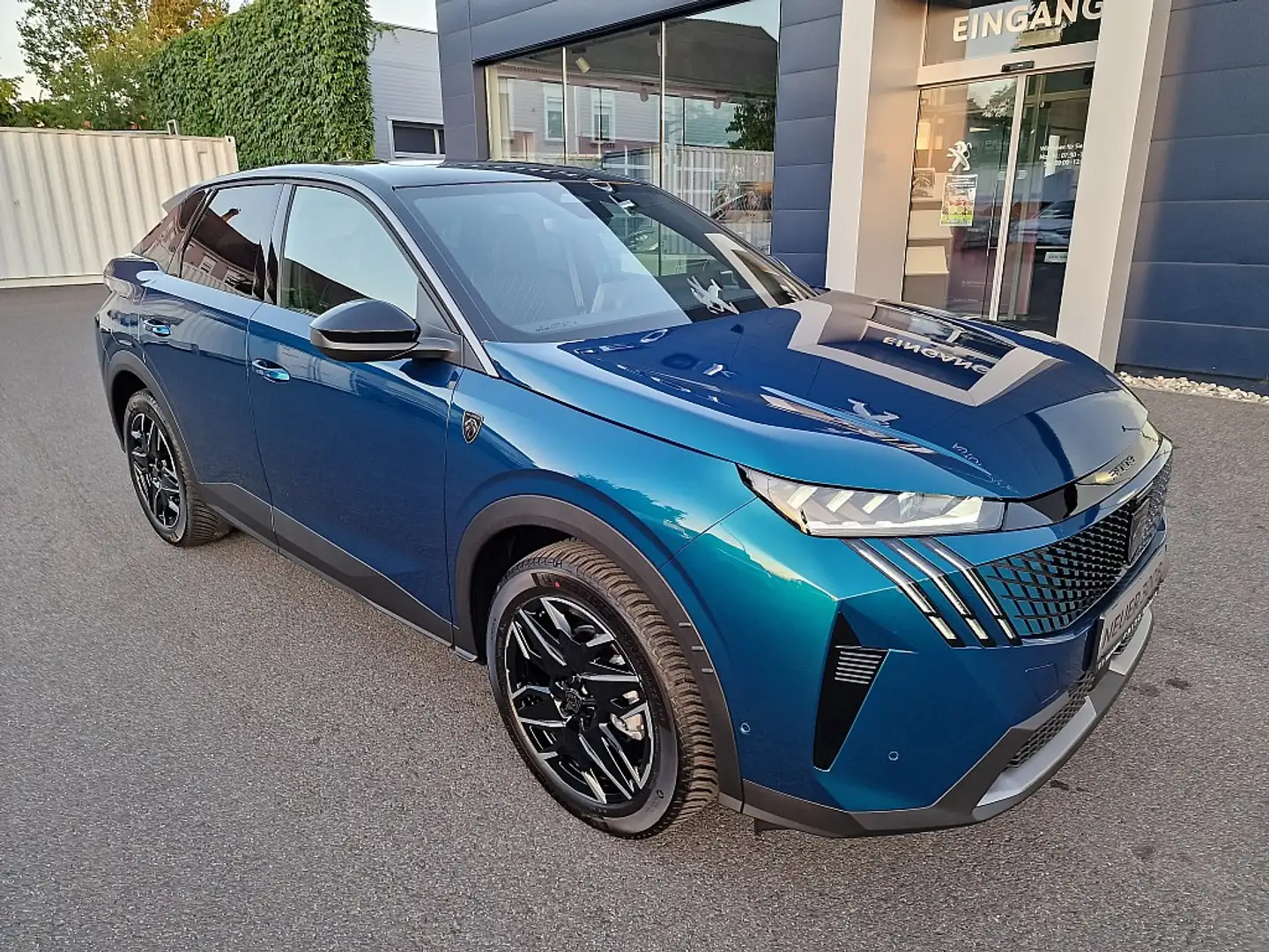 Peugeot 3008 Hybrid 145 E-DCS6 GT Aut. Blau - 1