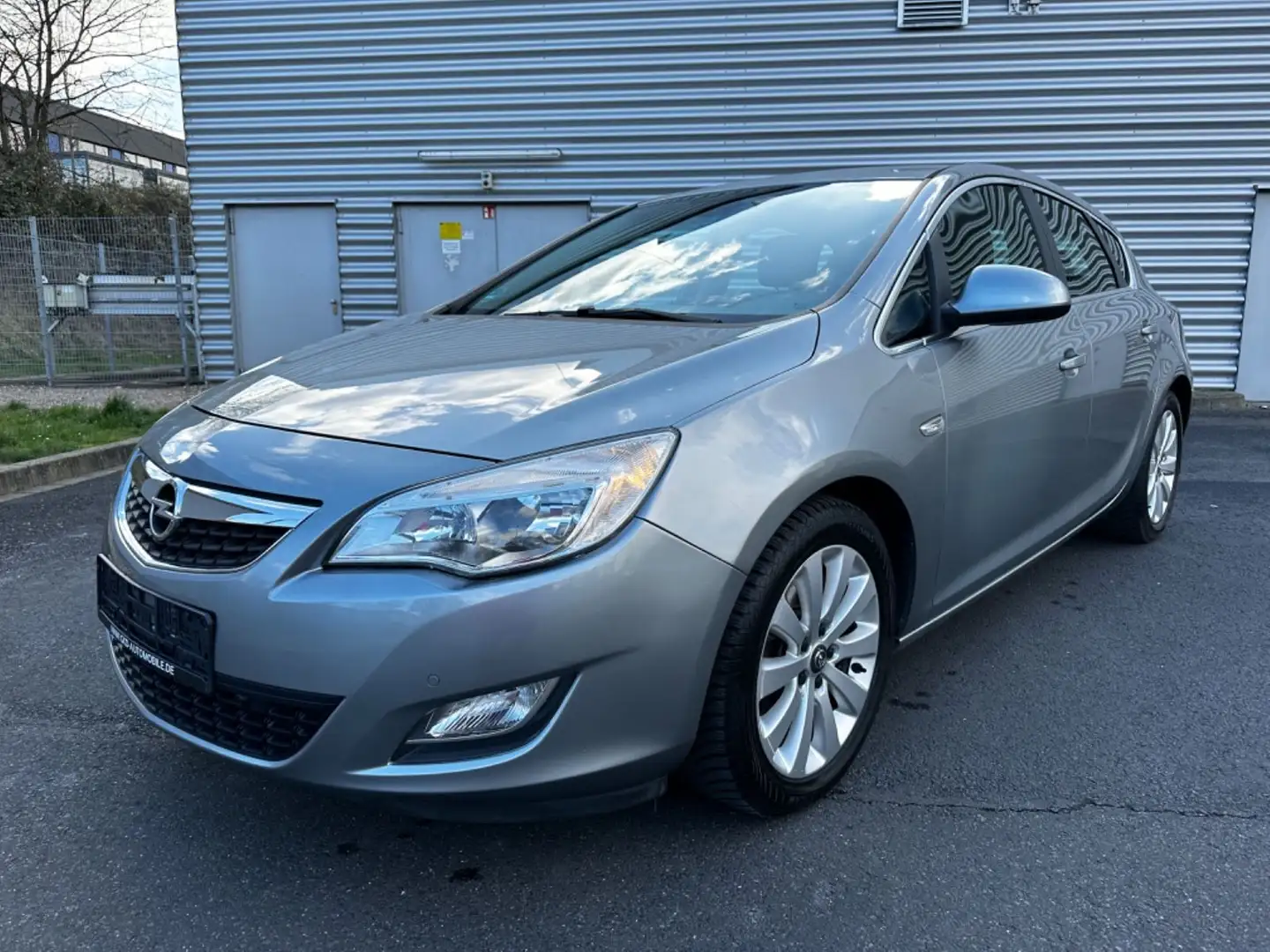 Opel Astra J Lim. 5-trg. Cosmo*NAVI*PDC*AUTOMATIK* Argent - 1