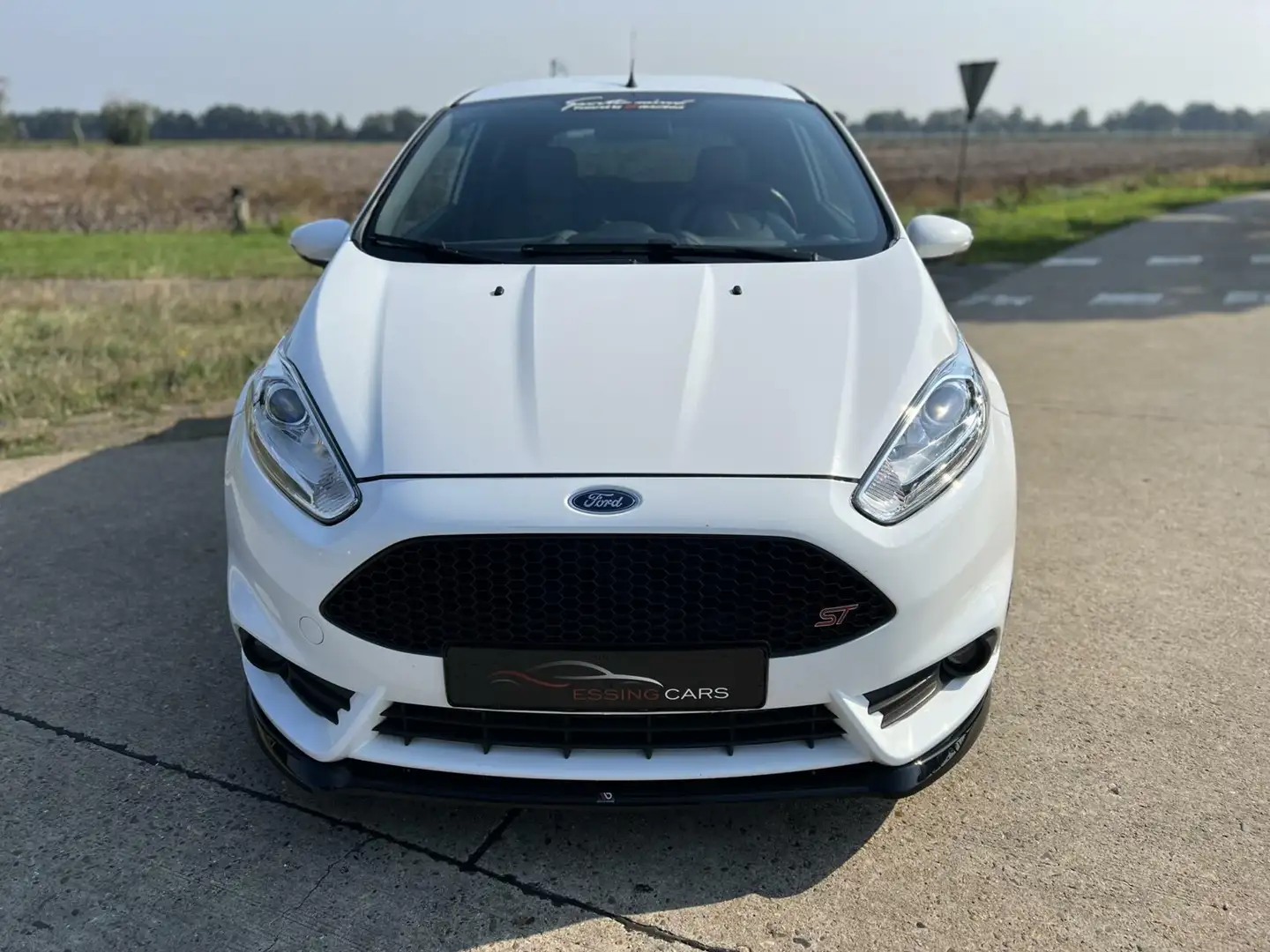 Ford Fiesta ST 210pk! full milltek uitlaat! Maxton pakket Wit - 2