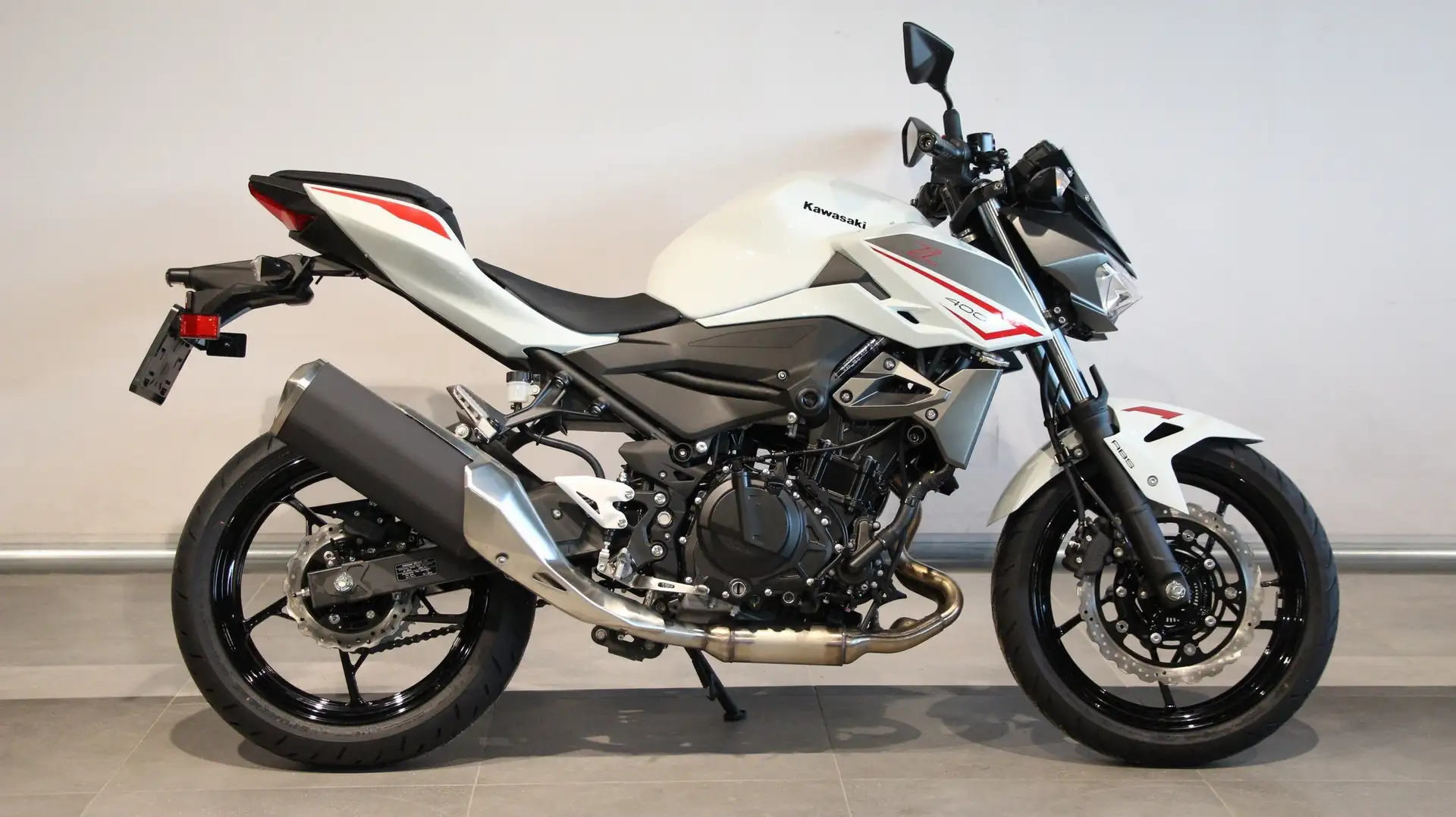 Kawasaki Z 400 Beyaz - 1