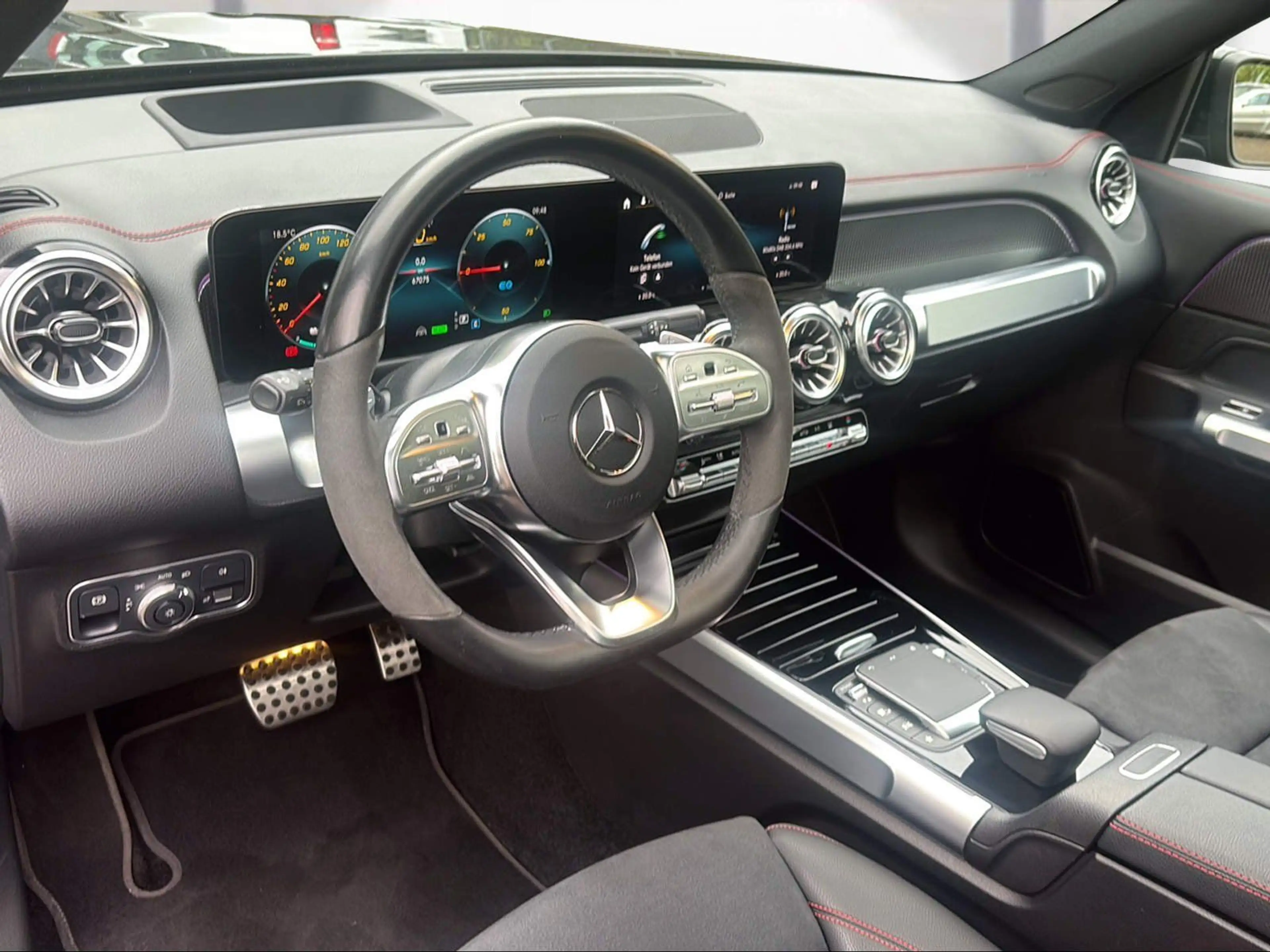 Mercedes-Benz EQB 350 AMG 4M AMG 360° MEMORY HUD DISTRO KEYL — photo 15