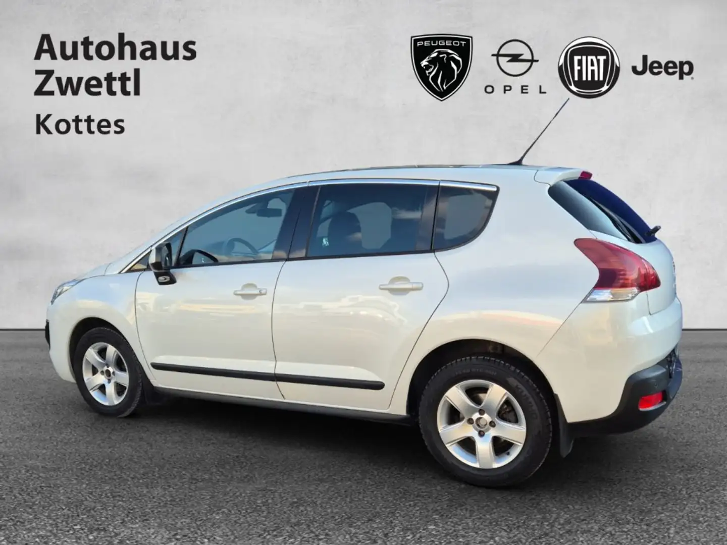 Peugeot 3008 Professional Line 1,6 HDi 115 FAP Weiß - 2