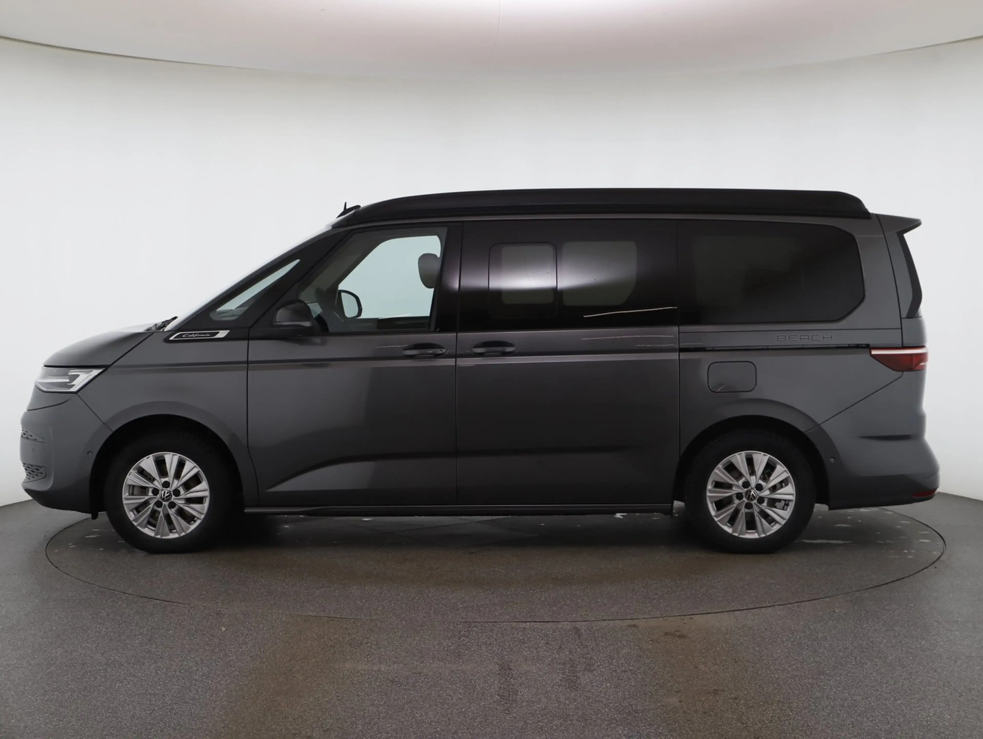 Volkswagen T7 California VW Multivan T7 California eHybrid 180 kW 4M — photo 2