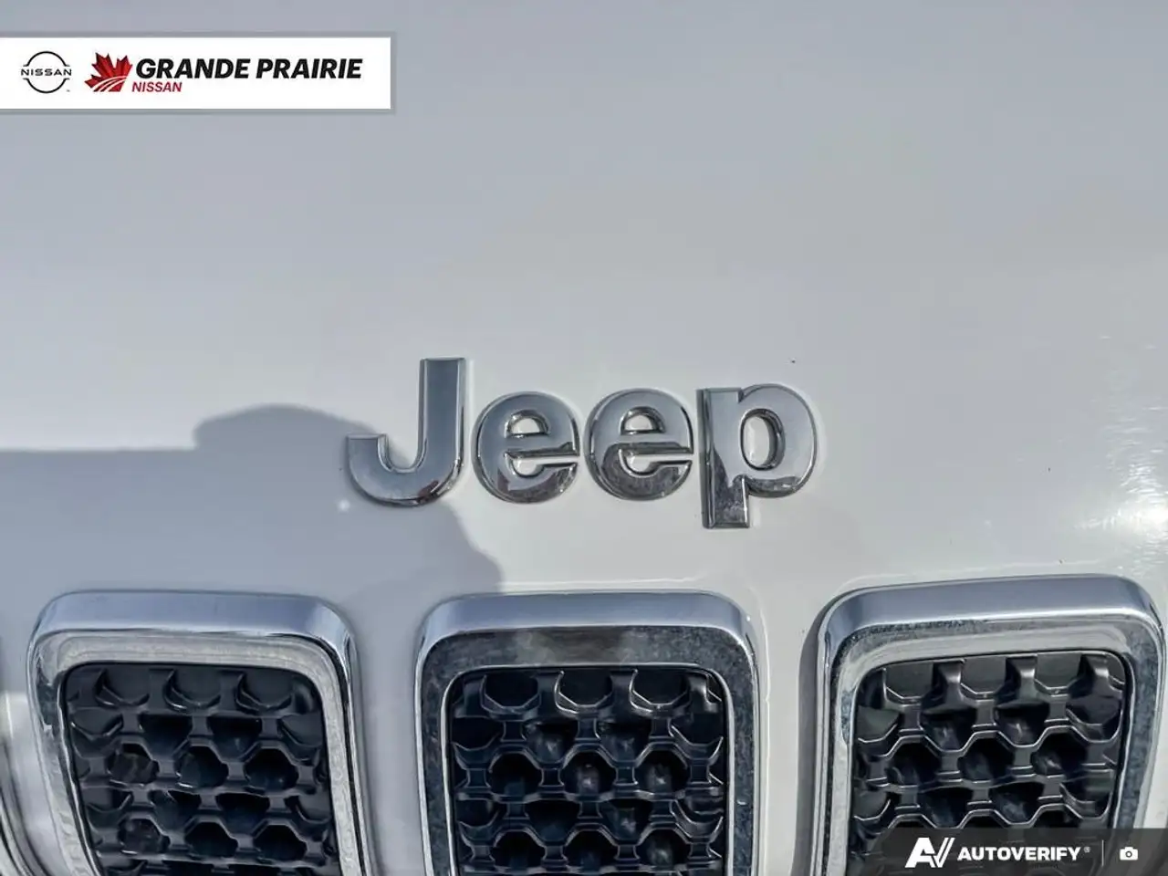 Jeep Cherokee снимка Jeep Cherokee